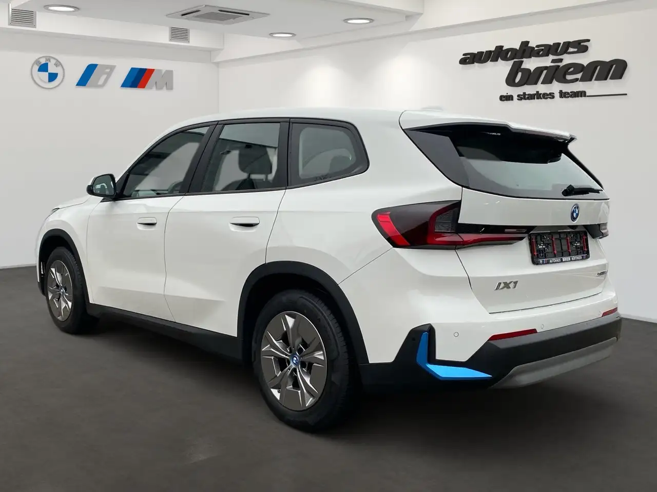 BMW iX1 xDrive30 ELEKTRO 4