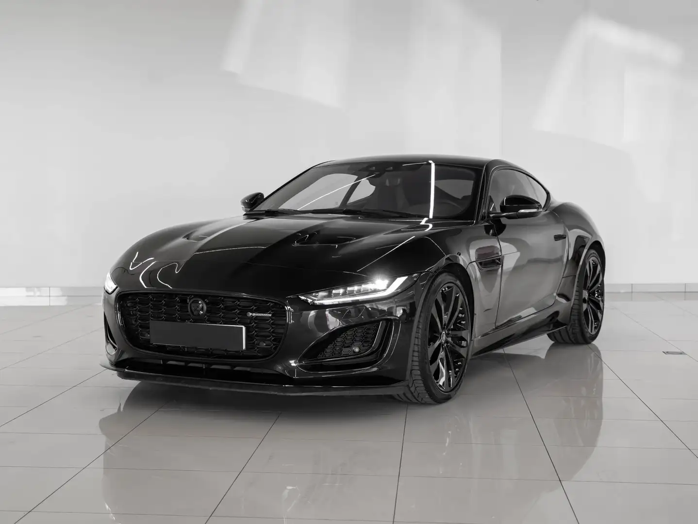 Jaguar F-Type Coupé 2.0 I4 R-Dynamic Aut. 300 Noir - 1