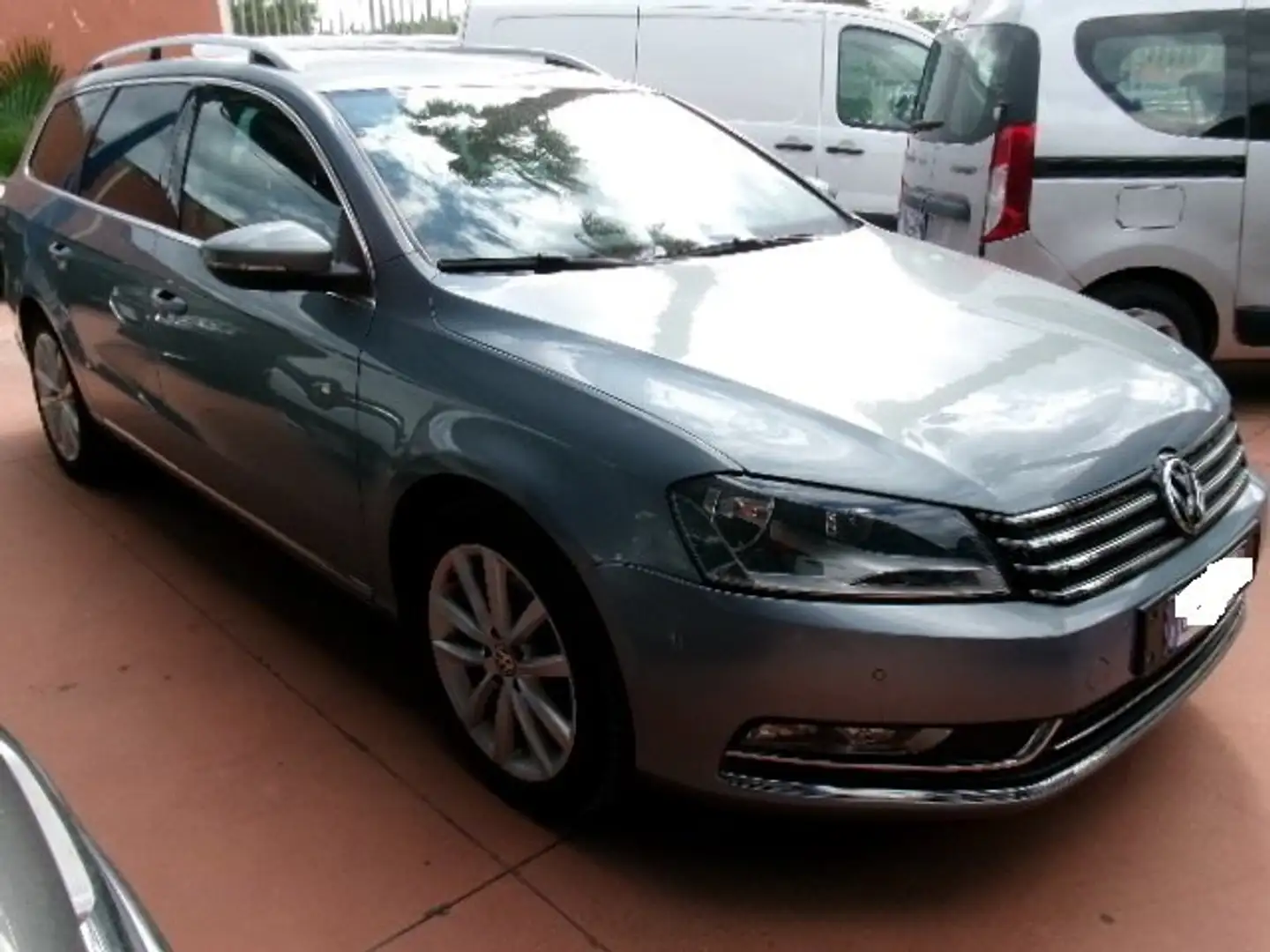 Volkswagen Passat Variant 2.0 tdi Highline Gris - 2