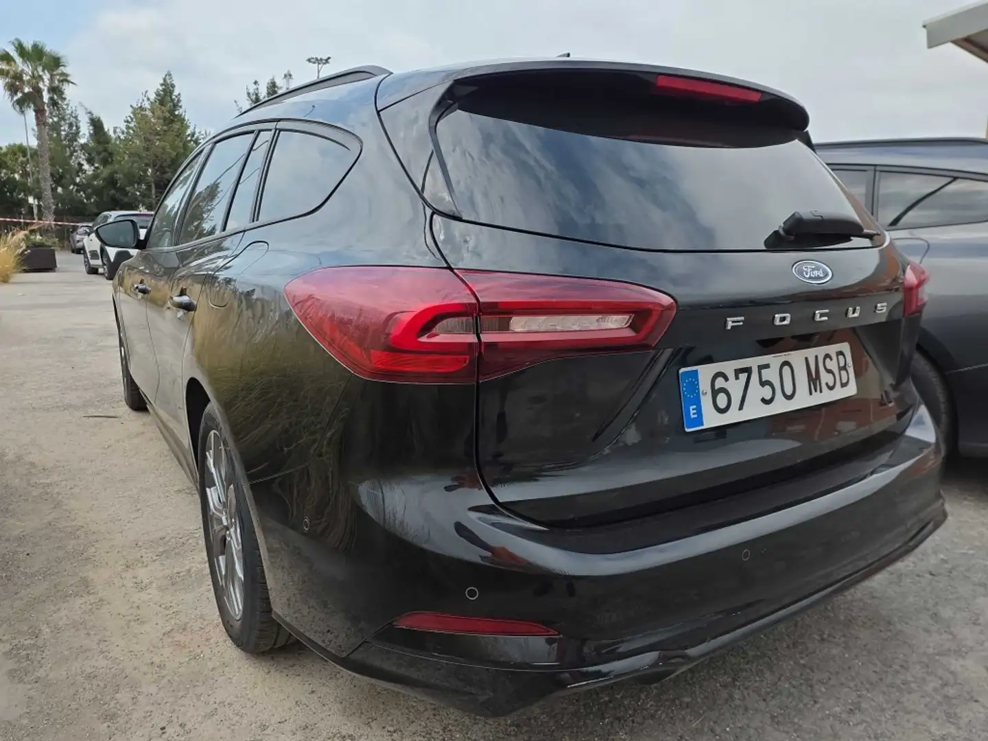 Ford Focus Sportbreak 1.0 Ecoboost MHEV ST-Line 155 Aut. Zwart - 2