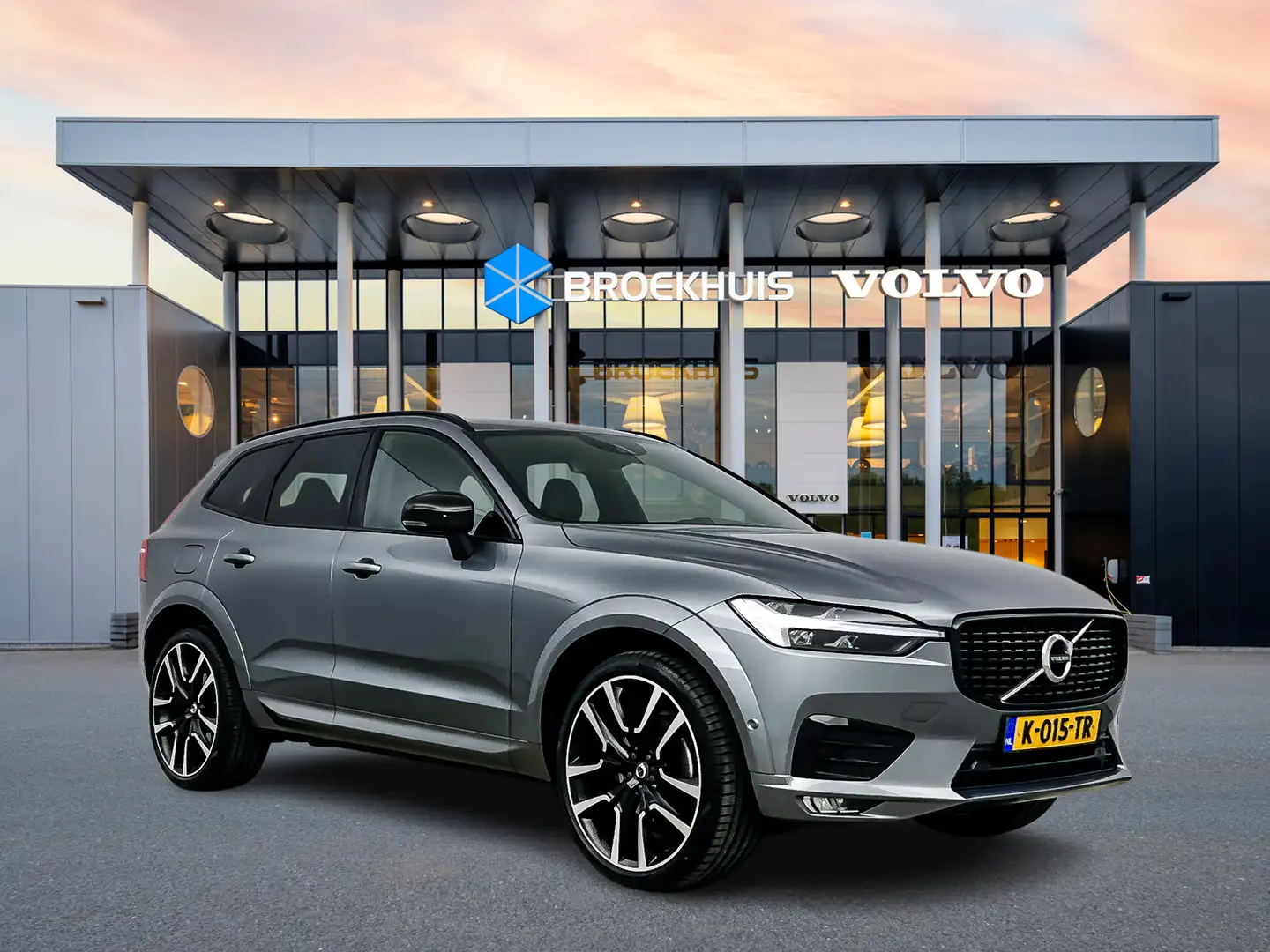 Volvo XC60 B4 R-Design | 19" | Adaptieve cruise | BLIS | Park Grijs - 2