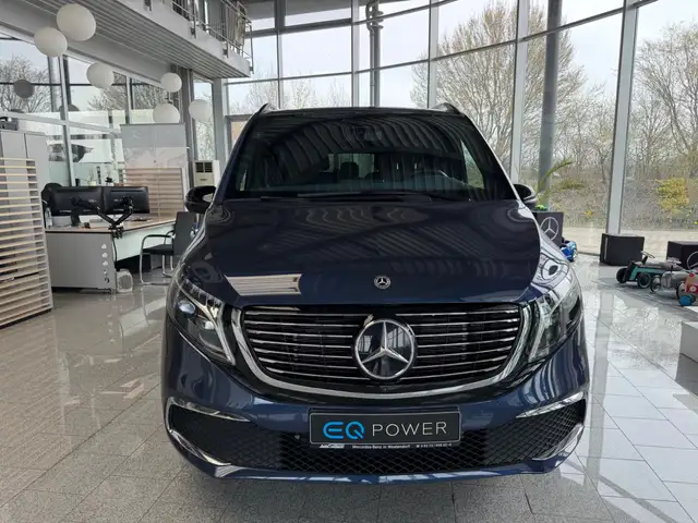 Mercedes-Benz Eqv view 3