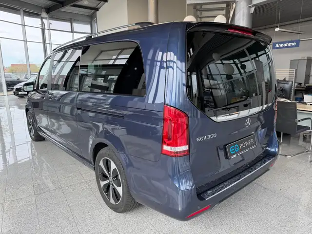 Mercedes-Benz Eqv view 7