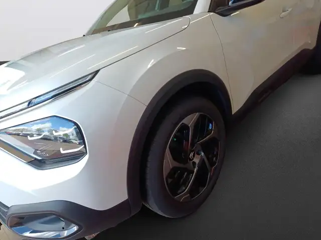 Citroen C4 view 11