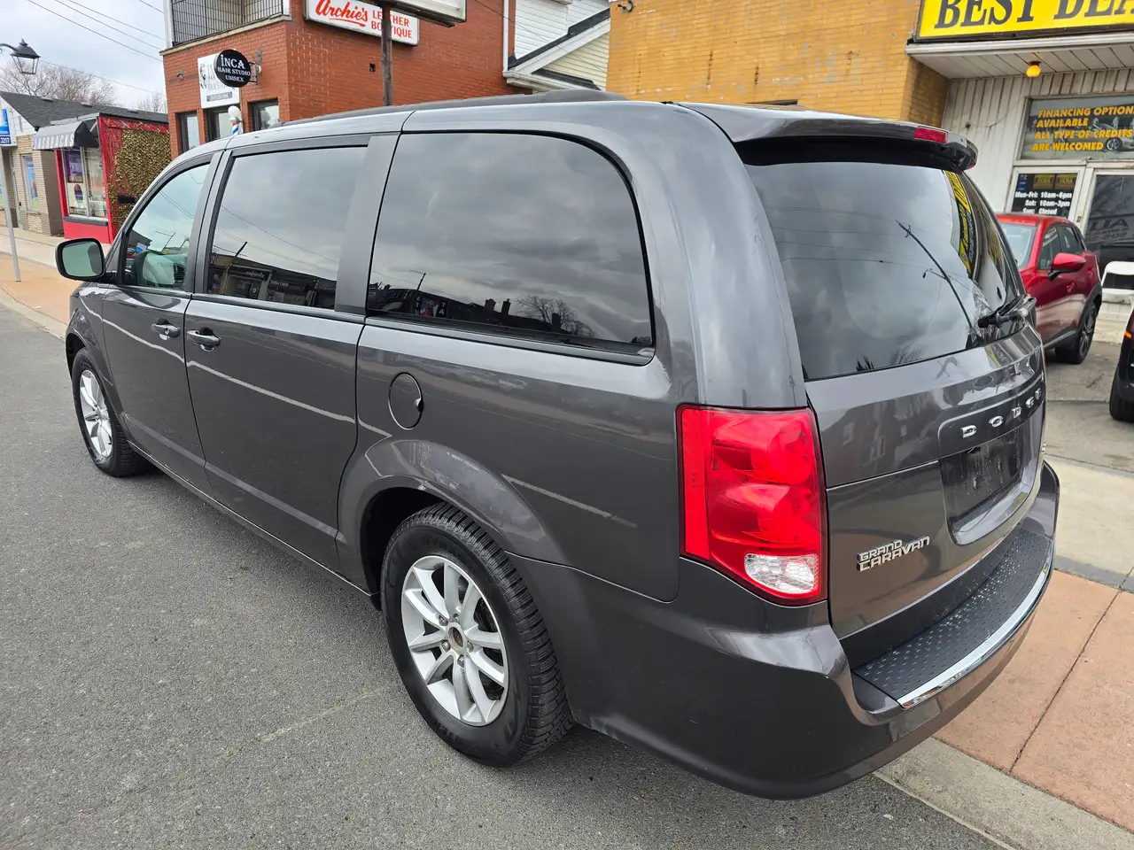 Dodge Grand Caravan снимка Dodge Grand Caravan