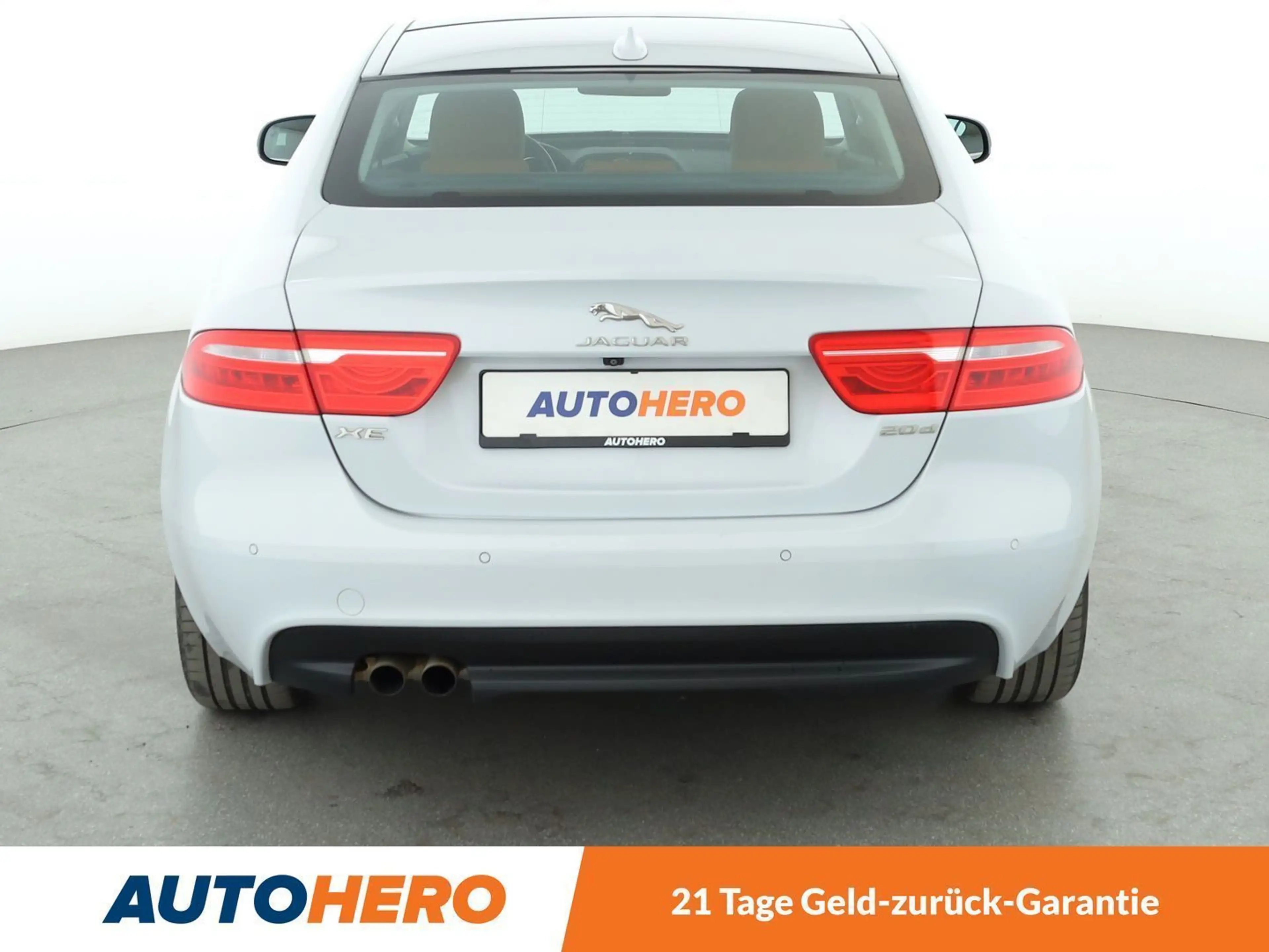 Jaguar XE 20d Portfolio Aut.*NAVI*CAM*XENON*PANO*PDC*SHZ* — photo 5