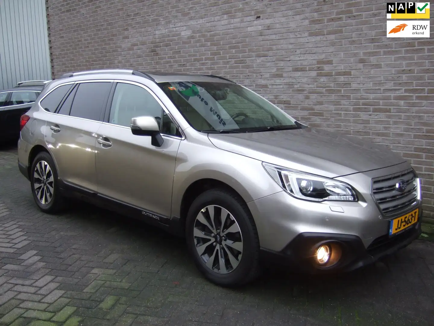 Subaru OUTBACK 2.5i Premium - 1e eig! - Dealer onderhouden - Gris - 1