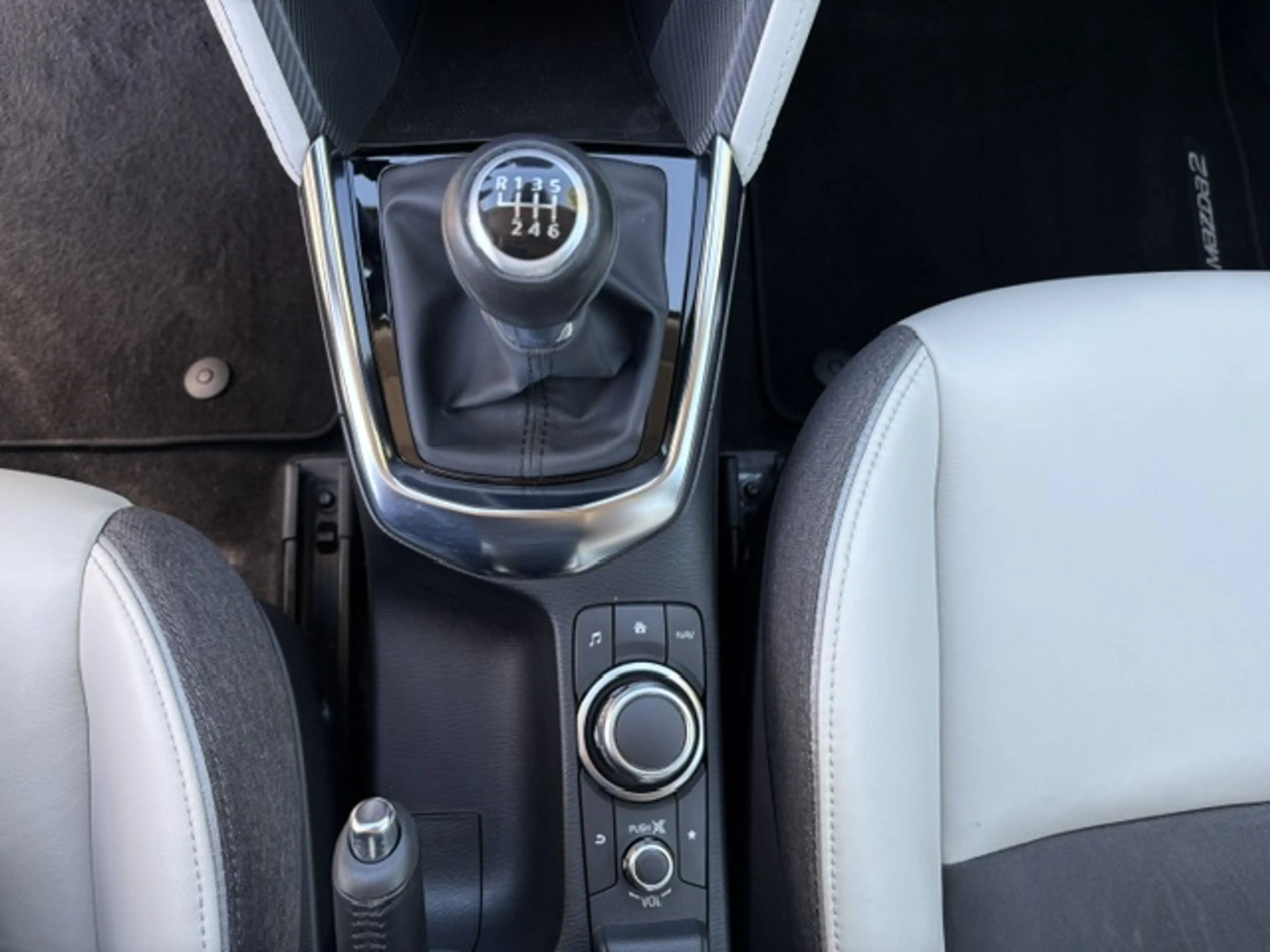 Mazda 2 SKYACTIV-G 90 5T 6GS AL-EDITION100 — photo 17
