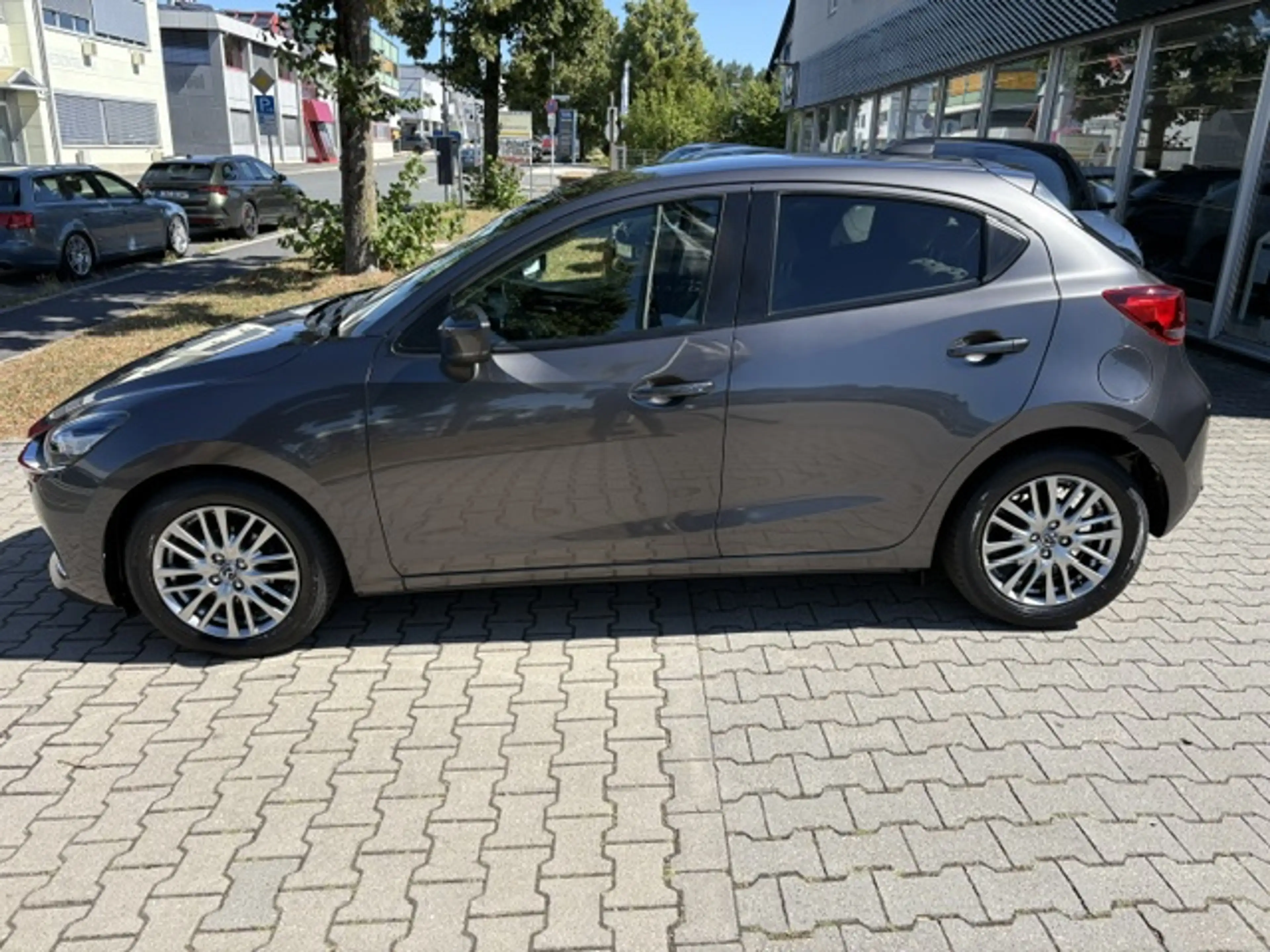 Mazda 2 SKYACTIV-G 90 5T 6GS AL-EDITION100 — photo 4