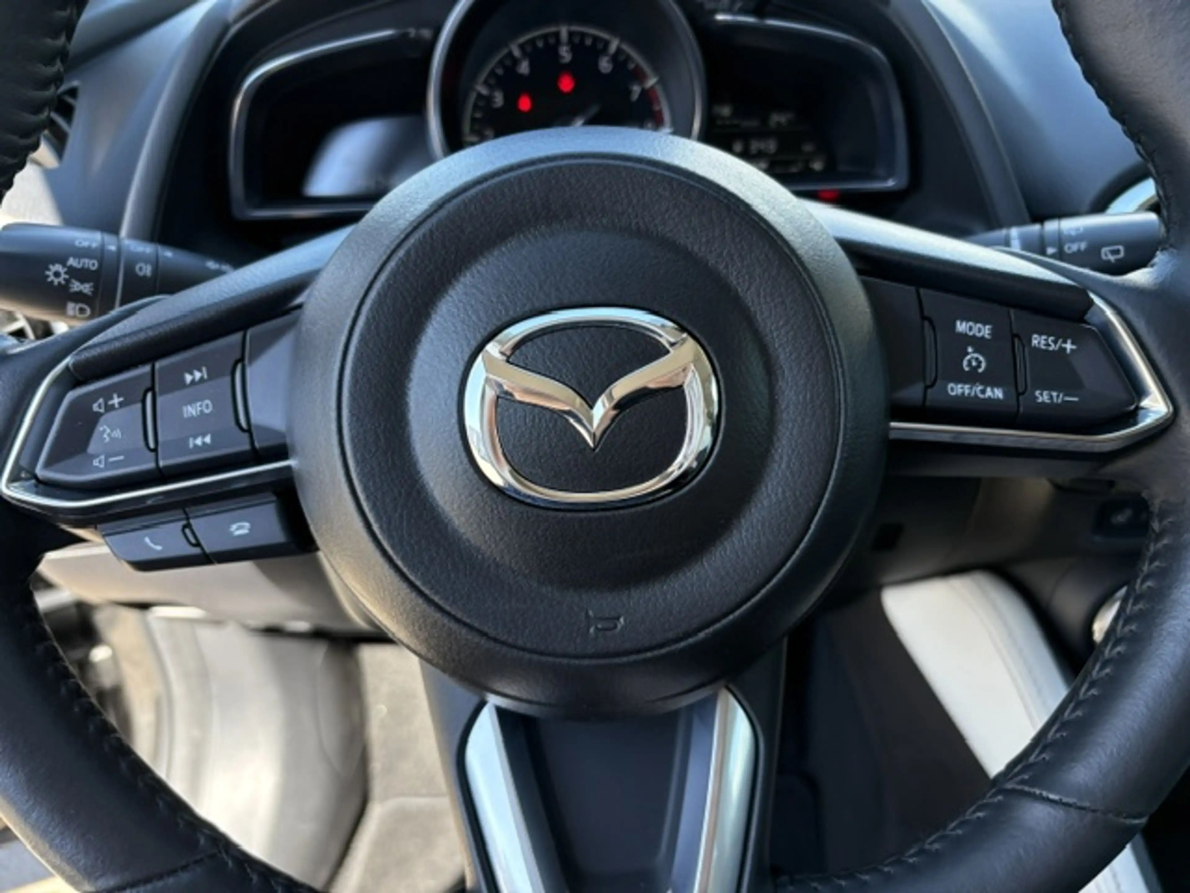 Mazda 2 SKYACTIV-G 90 5T 6GS AL-EDITION100 — photo 13