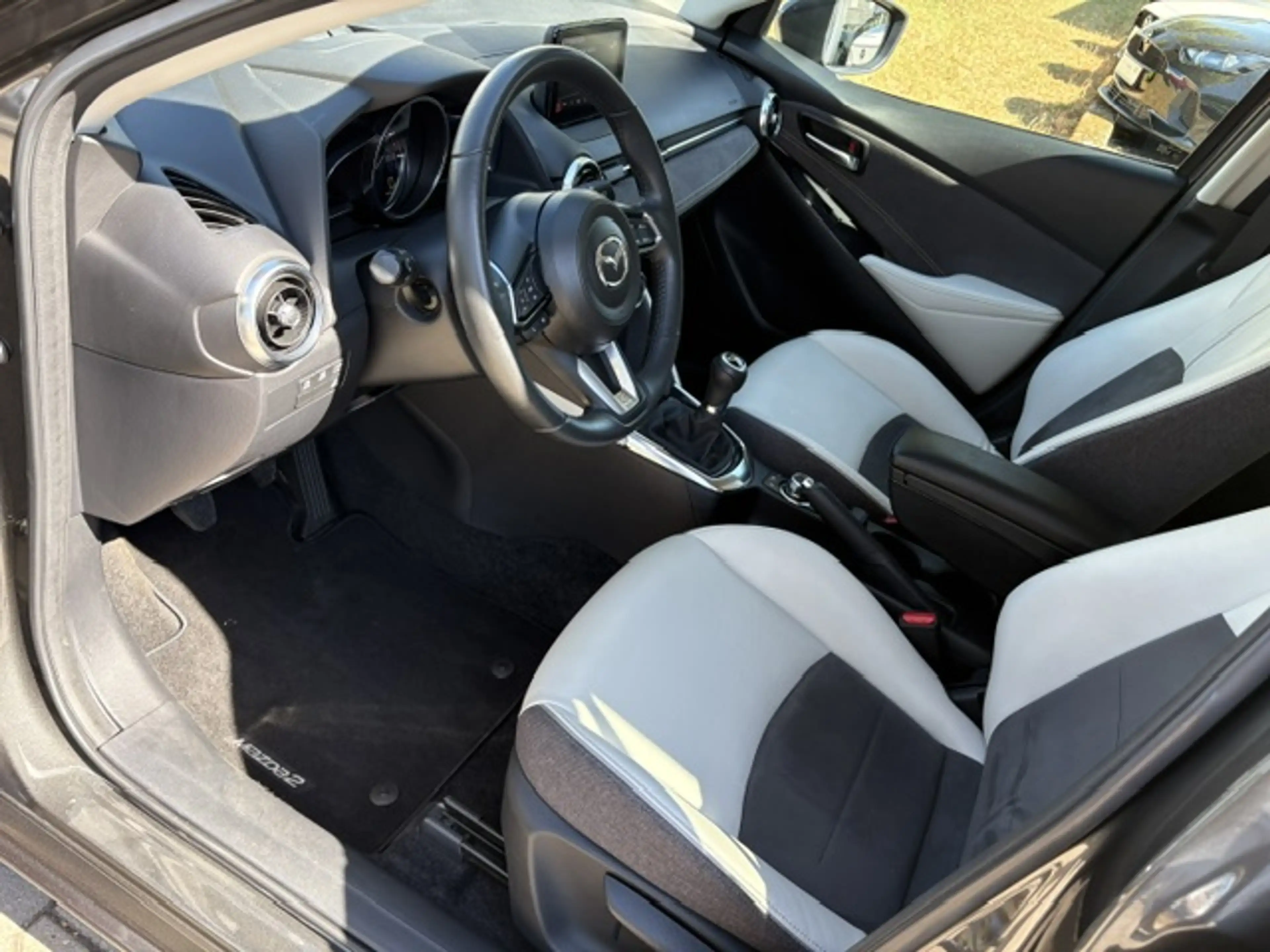 Mazda 2 SKYACTIV-G 90 5T 6GS AL-EDITION100 — photo 11
