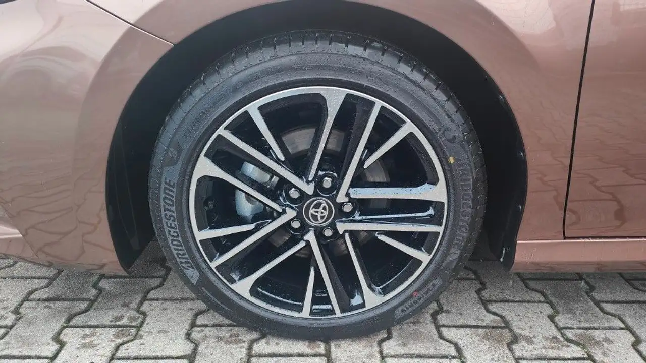 Toyota Camry 2.5 Hybrid Prestige Leder LED 18 Alu 3