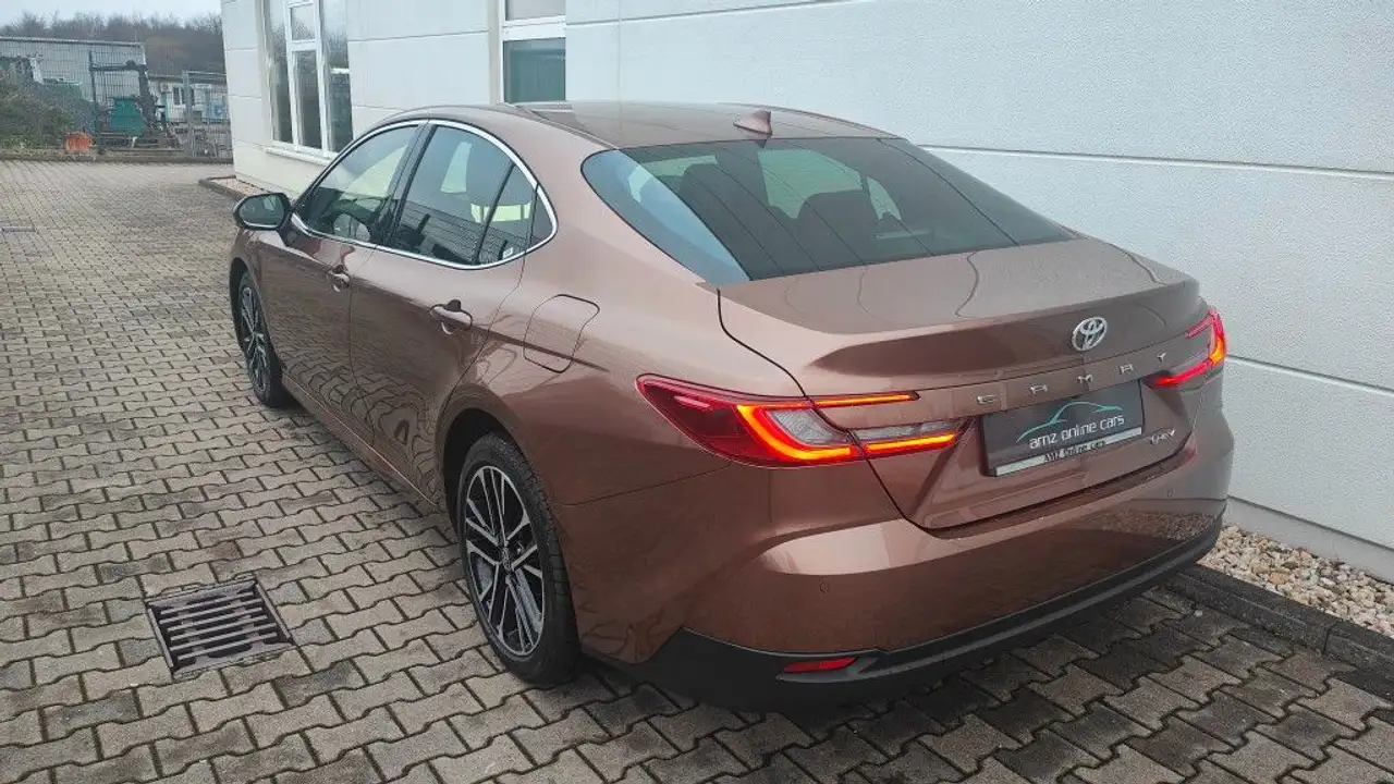 Toyota Camry 2.5 Hybrid Prestige Leder LED 18 Alu 6