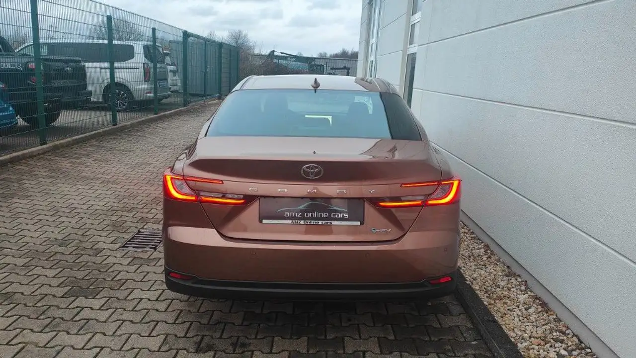 Toyota Camry 2.5 Hybrid Prestige Leder LED 18 Alu 7