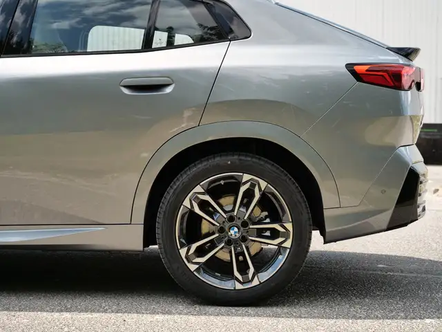 BMW X2 view 12