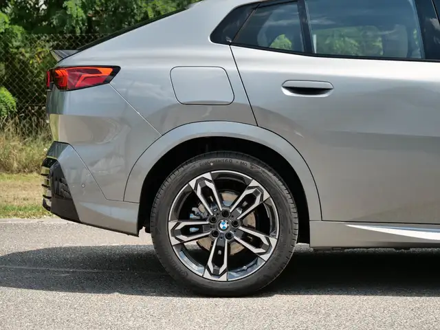 BMW X2 view 13
