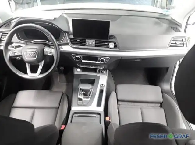 Audi Q5 view 7