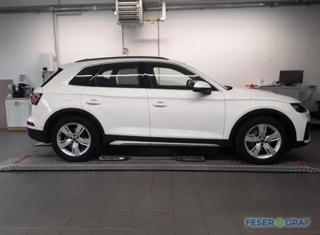 Audi Q5 view 5