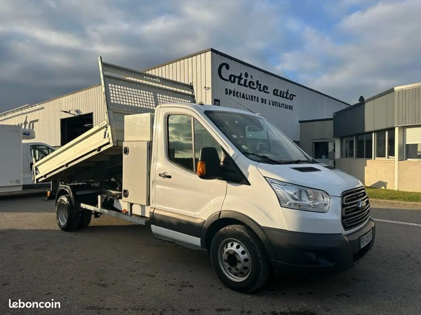 Ford Transit 17490 ht benne coffre 2019 - 1