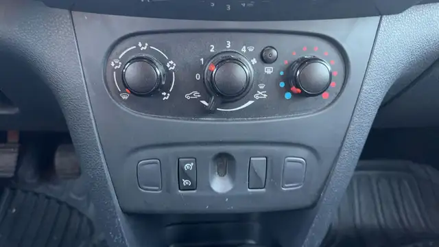 Dacia Sandero view 13