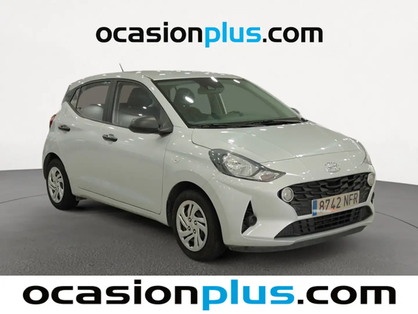 Hyundai i10 1.0 MPI Essence Plateado - 2