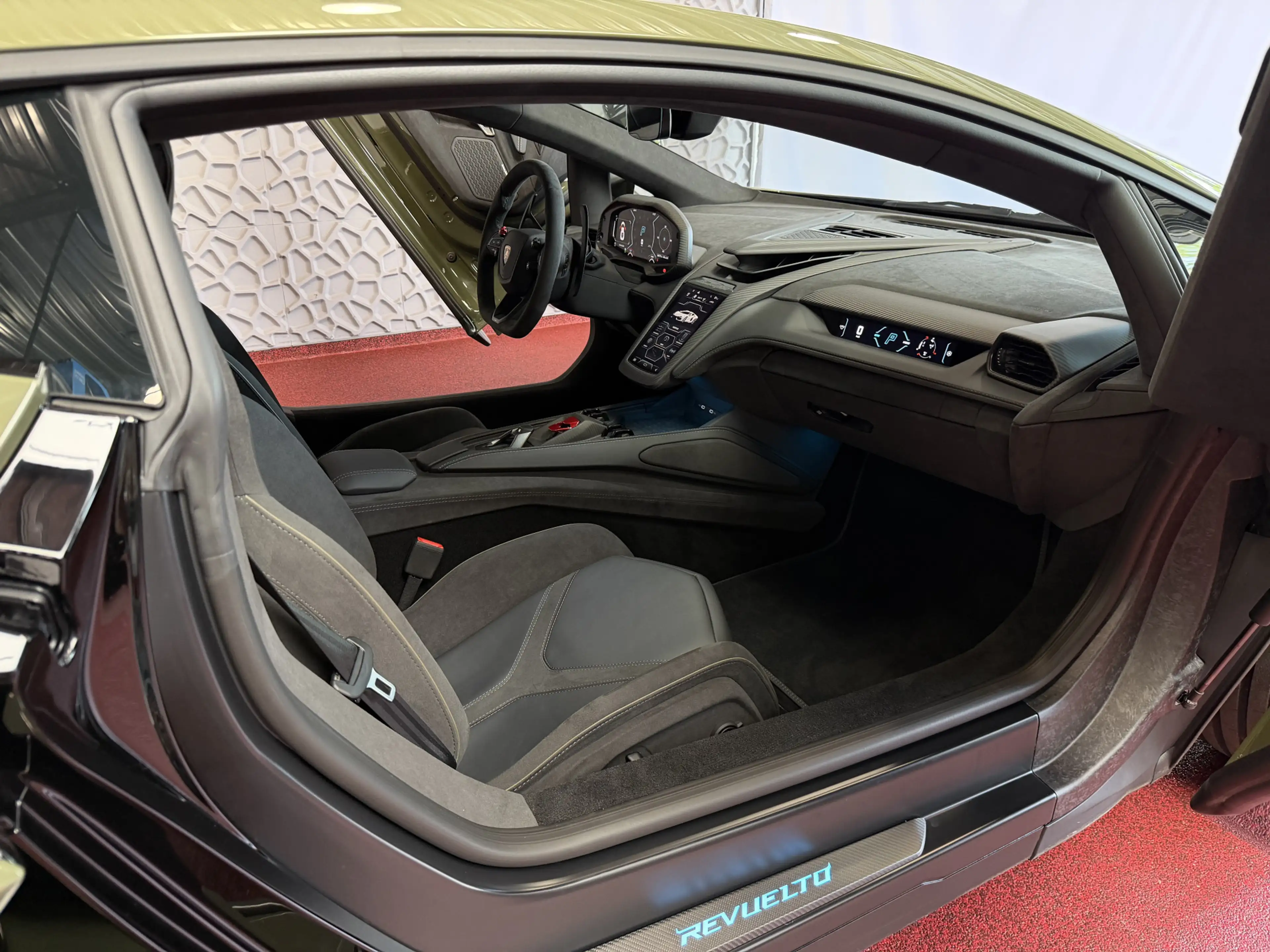 Lamborghini Revuelto 6.5 V12 1015 PK AD PERSONAM 05/2026 — photo 14
