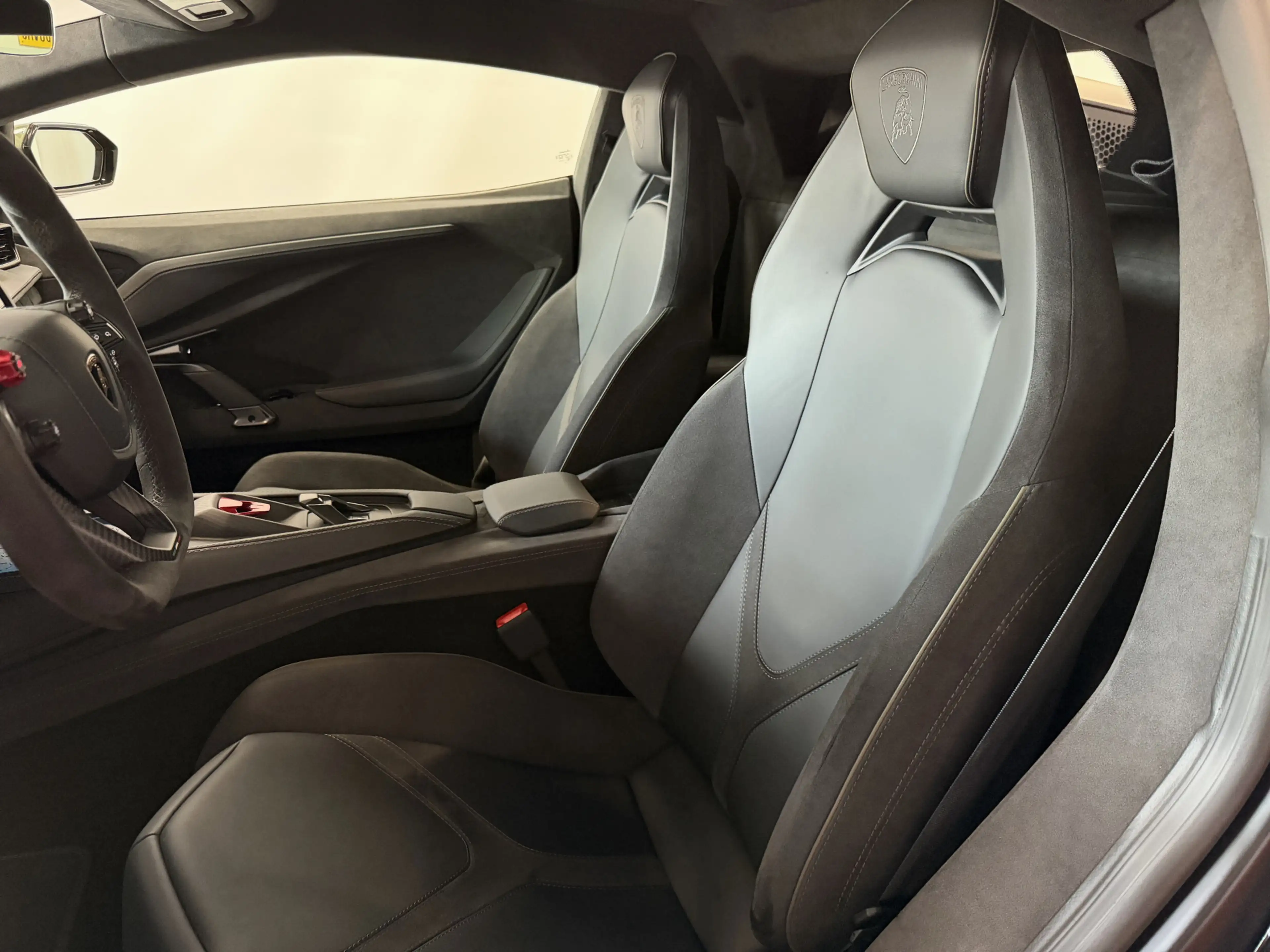 Lamborghini Revuelto 6.5 V12 1015 PK AD PERSONAM 05/2026 — photo 10