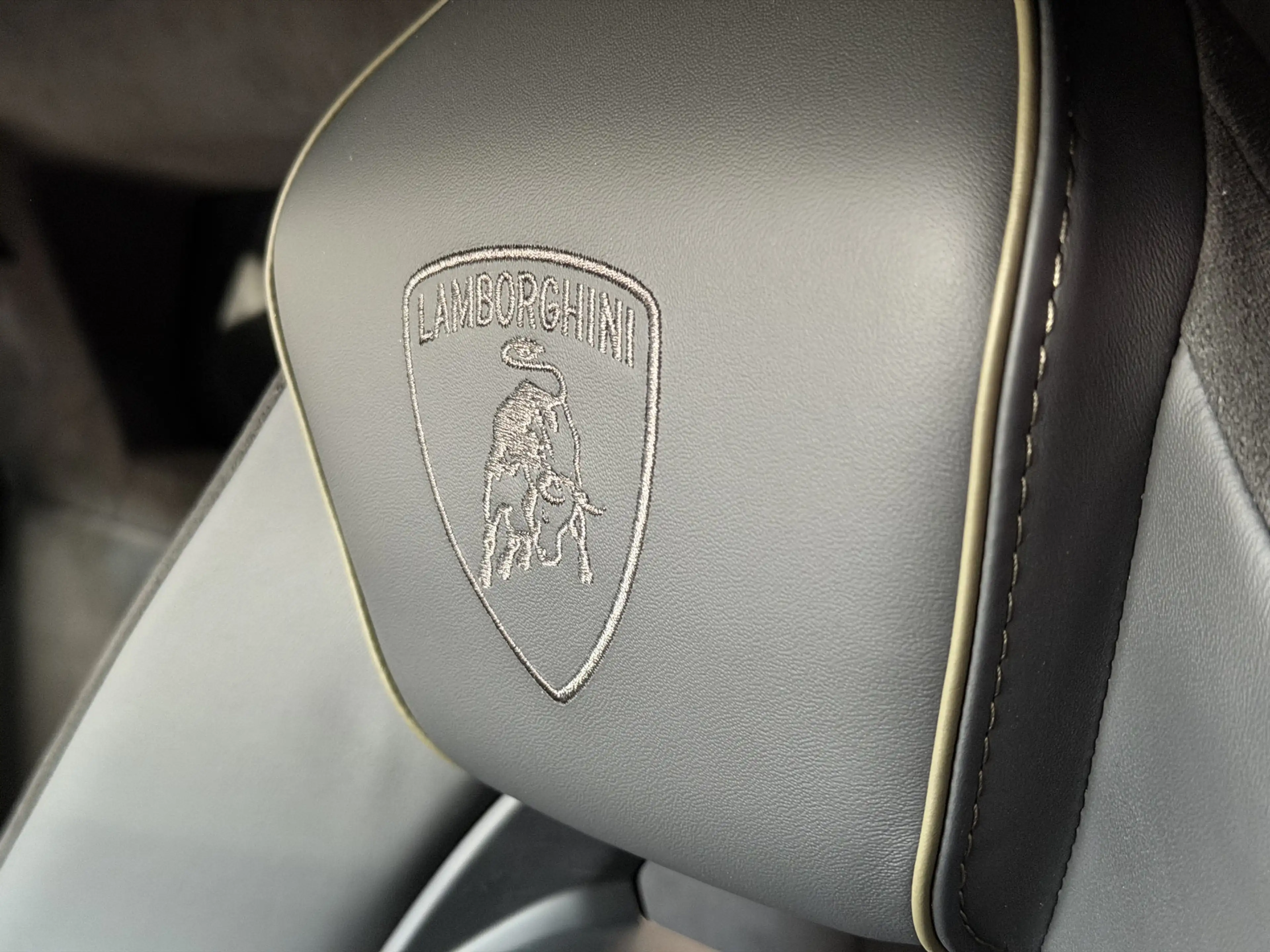 Lamborghini Revuelto 6.5 V12 1015 PK AD PERSONAM 05/2026 — photo 13