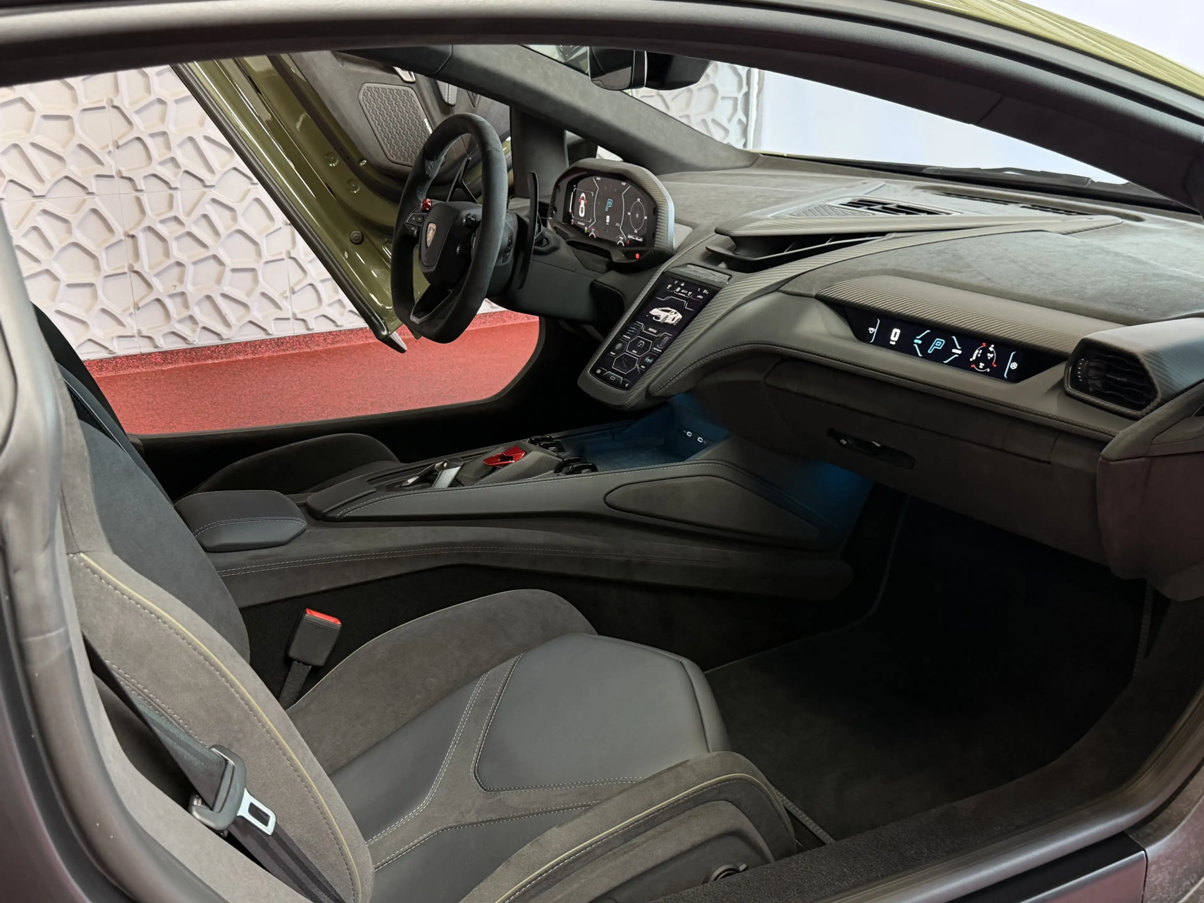 Lamborghini Revuelto 6.5 V12 1015 PK AD PERSONAM 05/2026 — photo 15