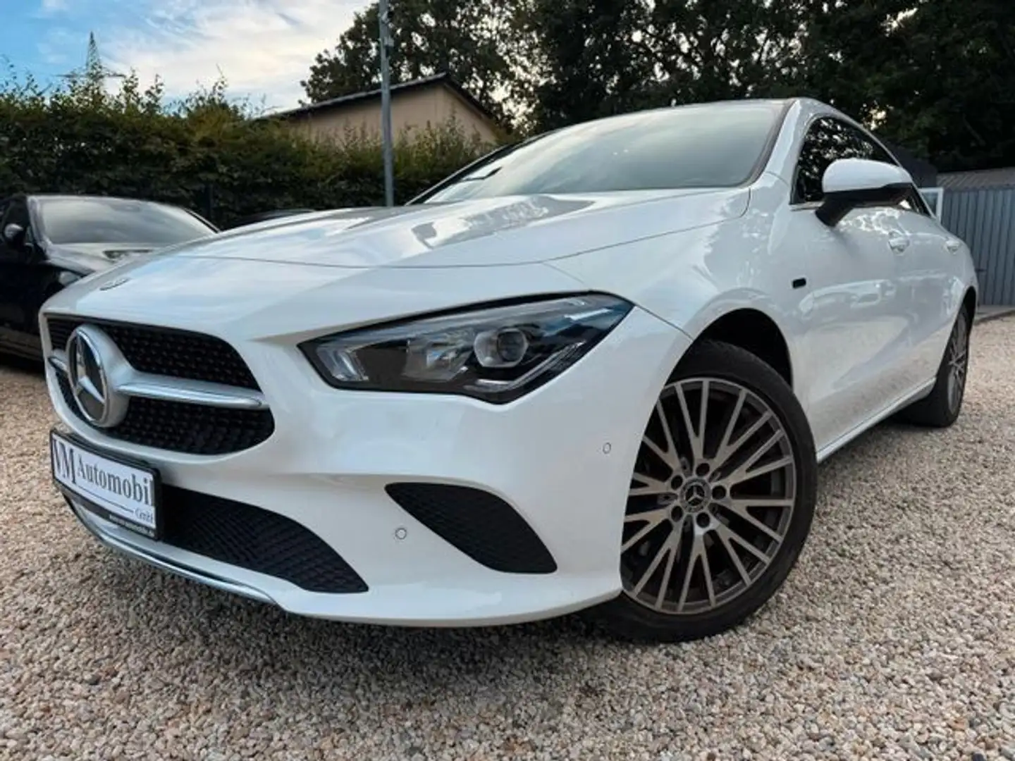 Mercedes-Benz CLA 200 Hybrid AMG Navigation*Kamera*Tempomat Weiß - 1