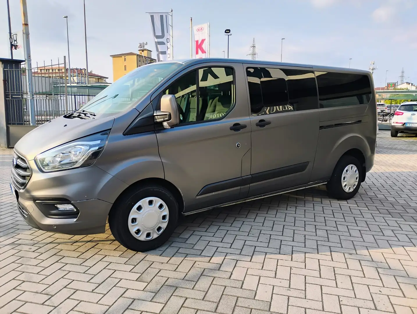 Ford Transit Custom 320 2.0 Ecoblue 130aut Combi Trend Grigio - 1
