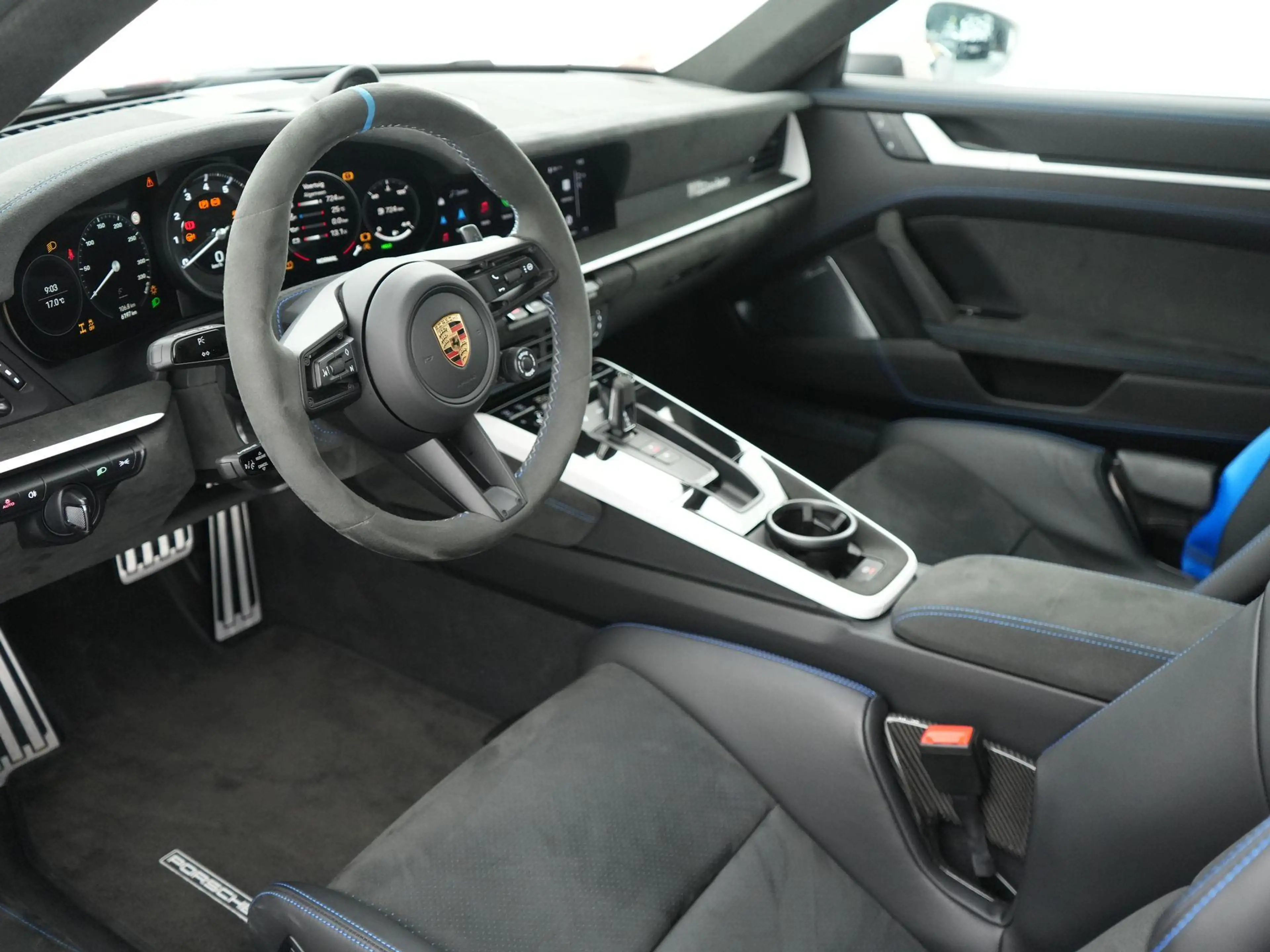 Porsche 992 Dakar — photo 11