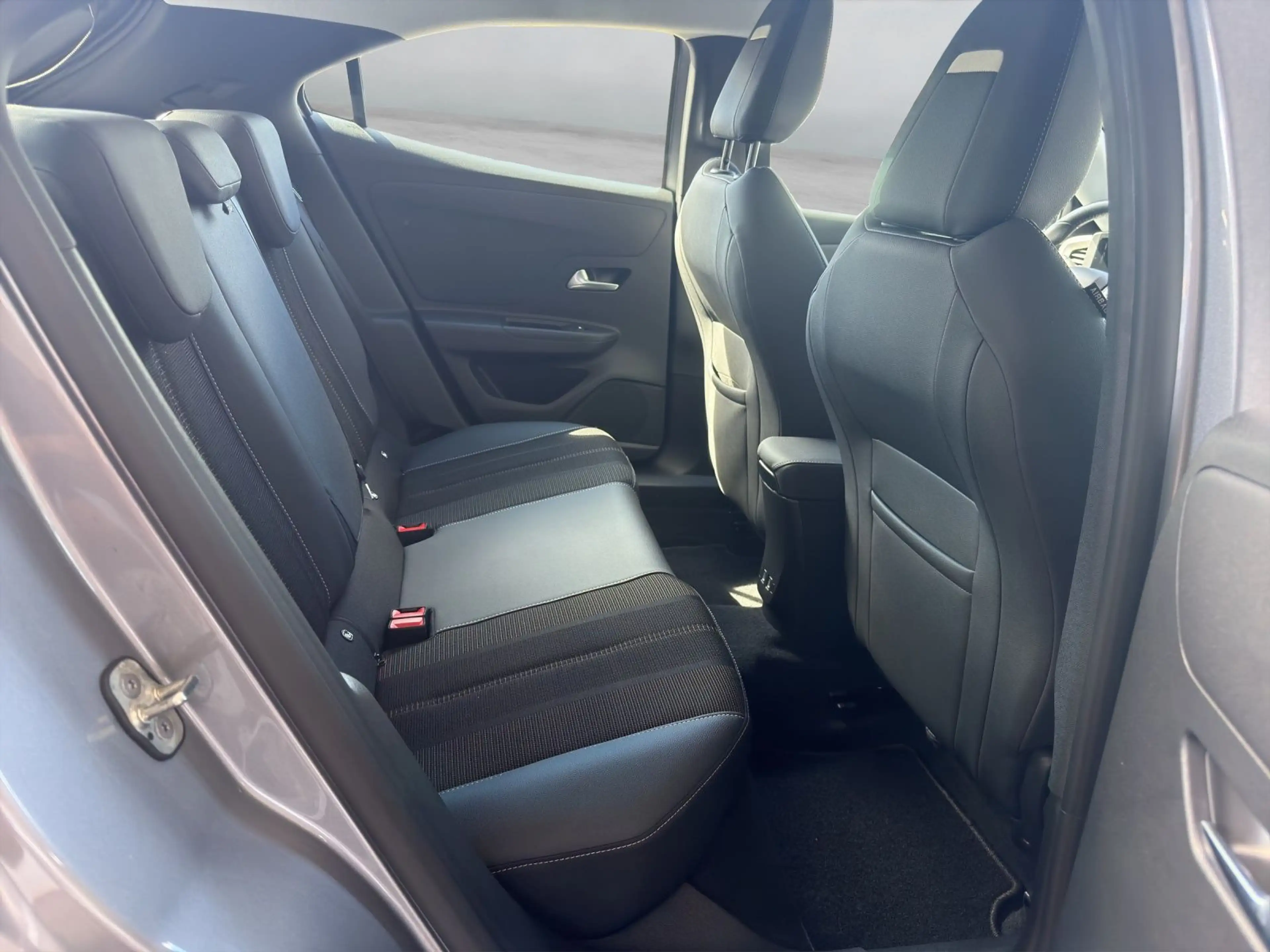 Opel Mokka-E Elegance*LENKRADHZG*SITZHZG*PDC* — photo 8