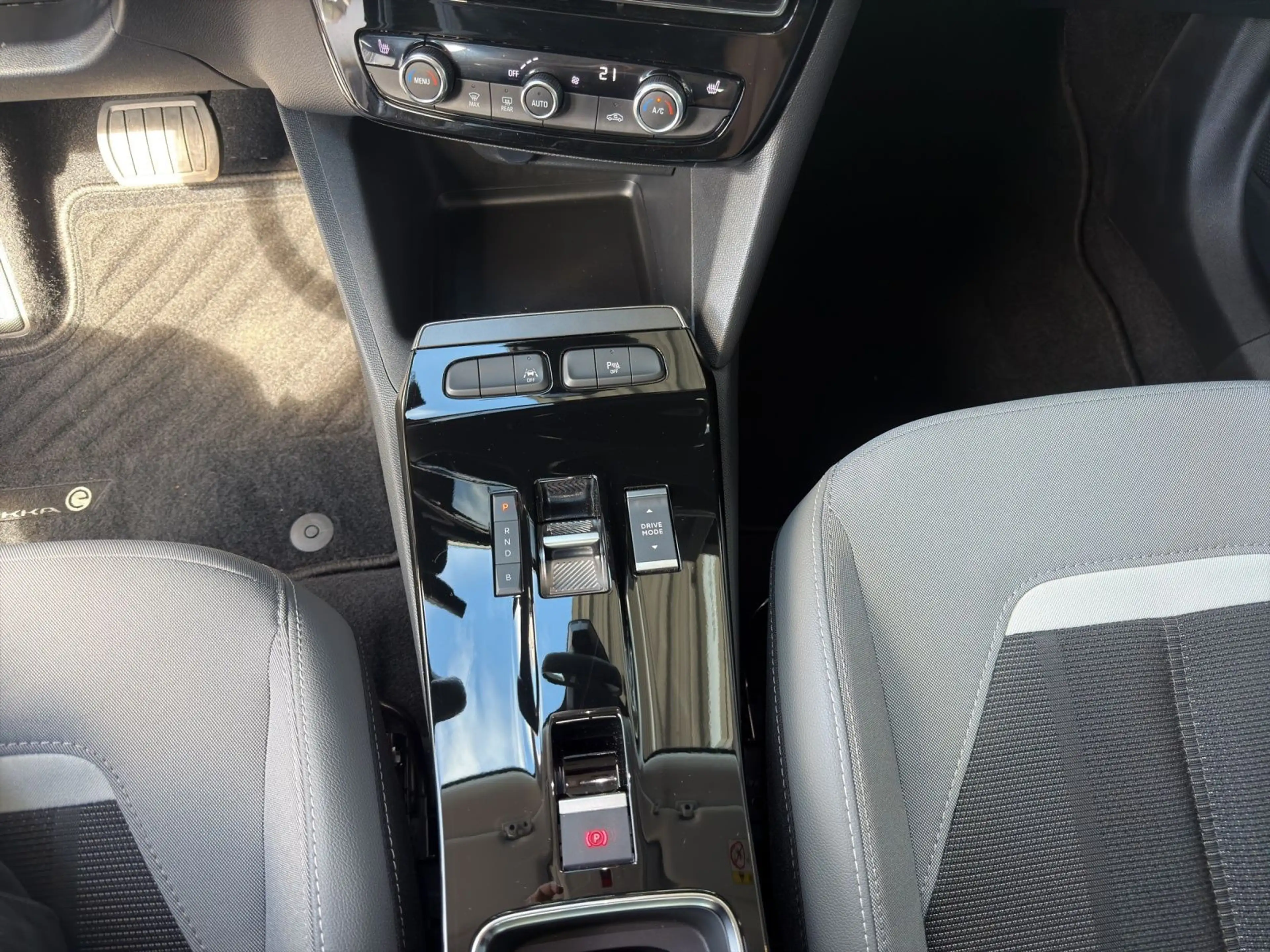 Opel Mokka-E Elegance*LENKRADHZG*SITZHZG*PDC* — photo 13