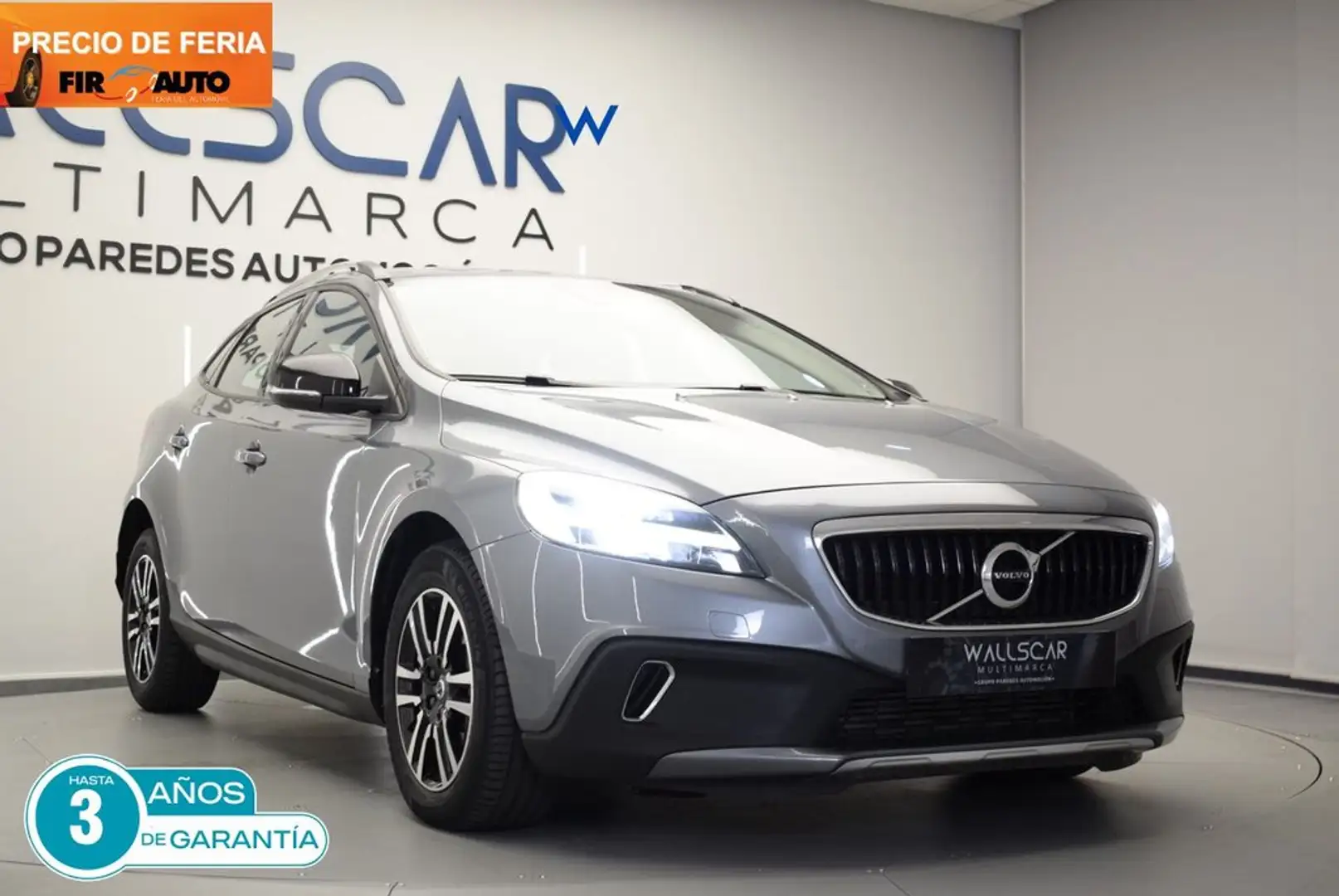 Volvo V40 2.0 D2 Cross Country Auto Gris - 1