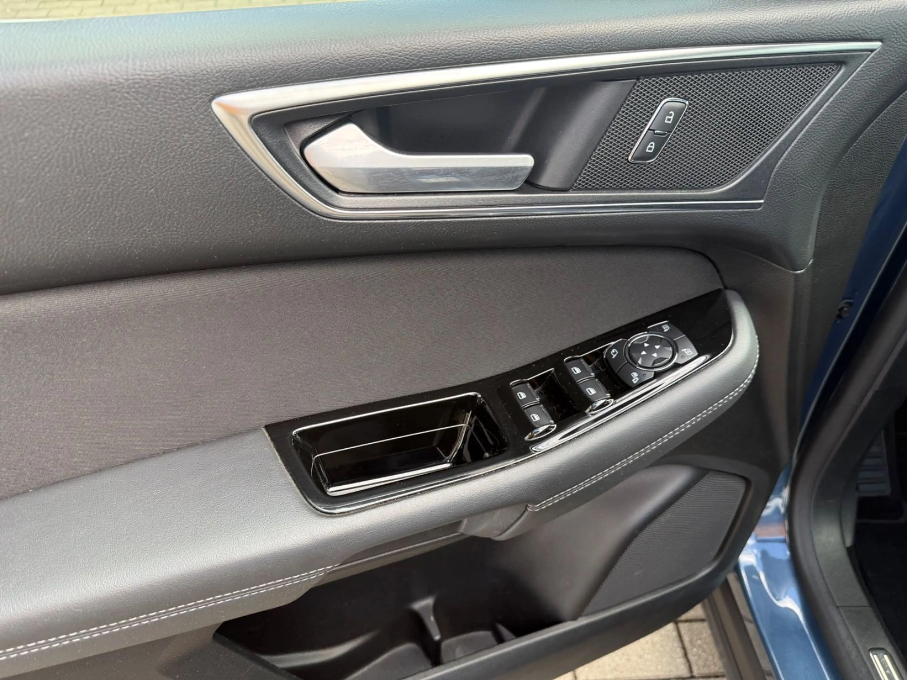 Ford Galaxy 2,0 TDCI Aut. Titanium LED ACC AHK 7-Sitz — photo 8