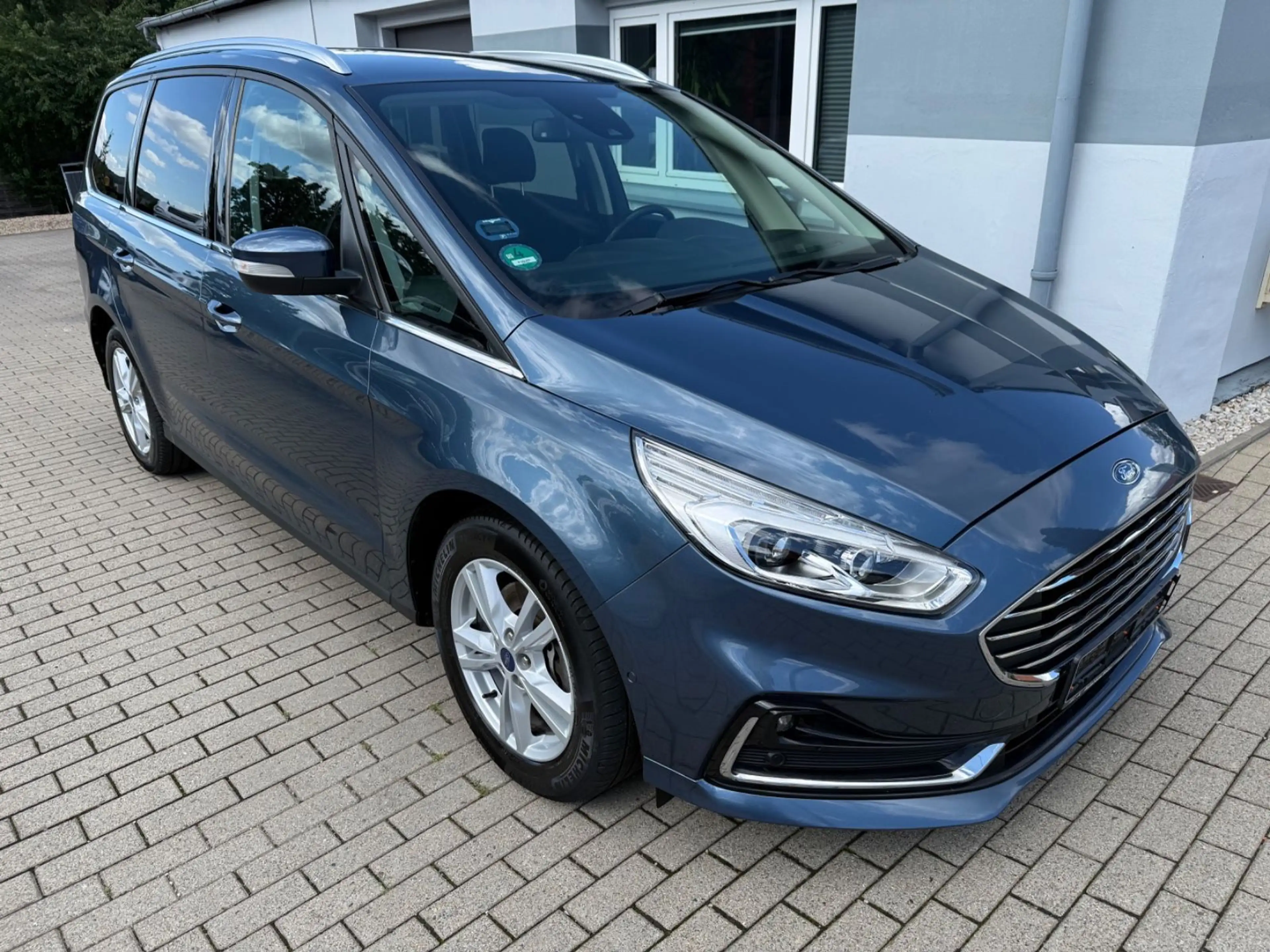 Ford Galaxy 2,0 TDCI Aut. Titanium LED ACC AHK 7-Sitz