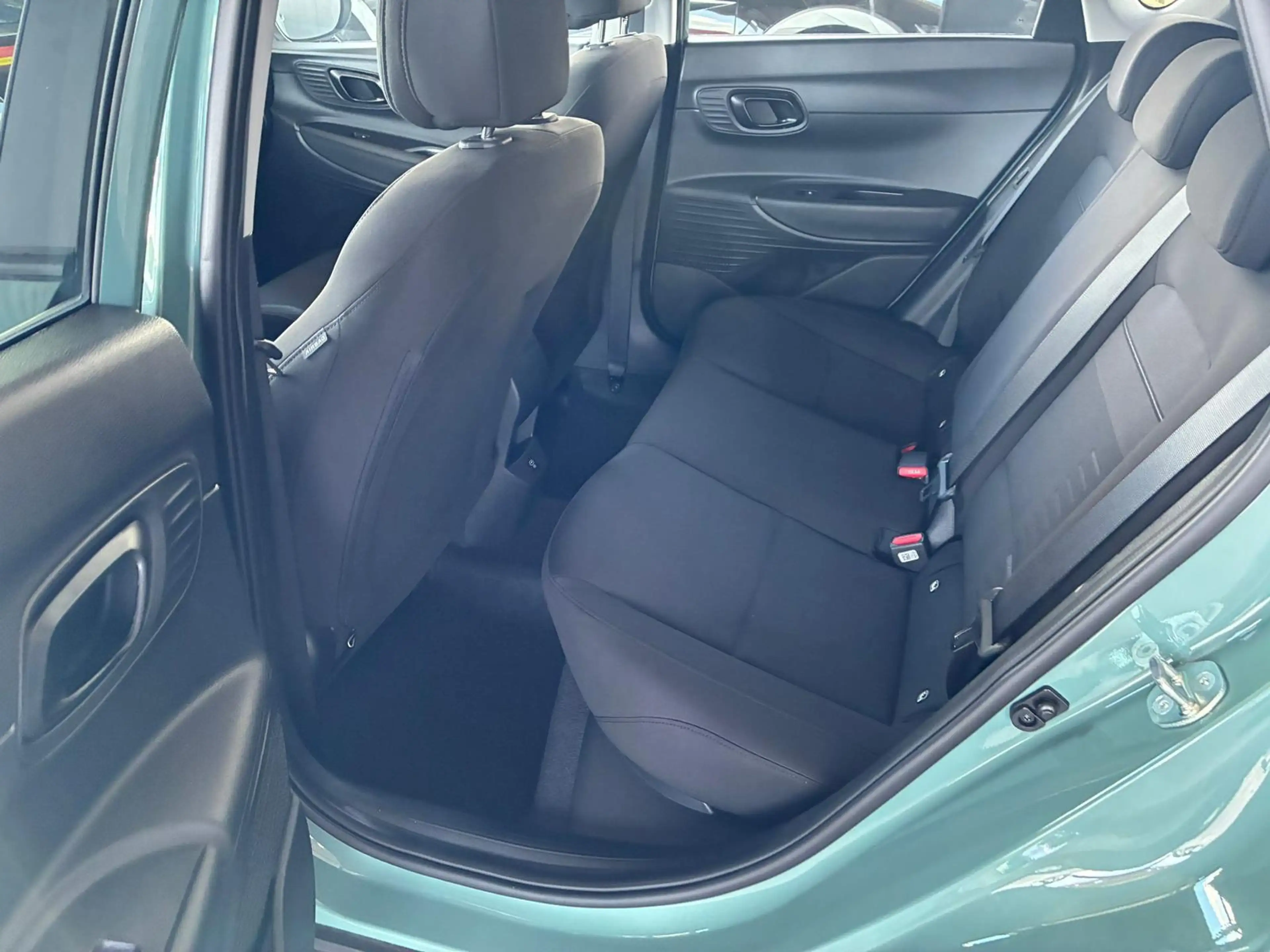 Hyundai BAYON Comfort Plus 1.2 MPI / Navi / PDC m. Kamera / Klim — photo 6
