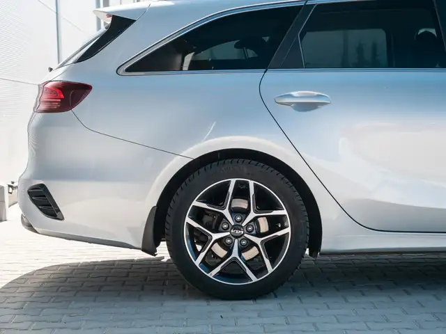 Kia Ceed view 13