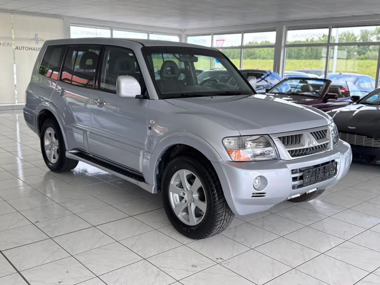 Mitsubishi Pajero 3.2L+Sitzheizg+4x4 Allrad+Navi+PDC+7Sitz Plateado - 1