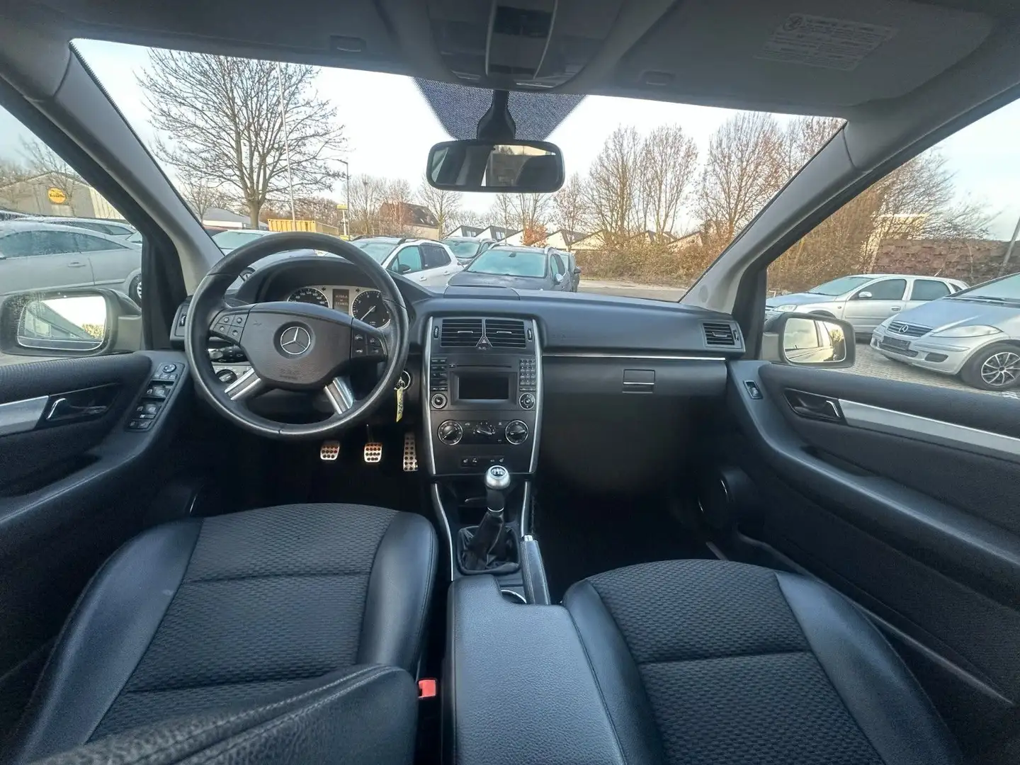 Mercedes-Benz B 160 B160 Benzin*Sportpaket*Leder*109,000KM*Navi*Alu Schwarz - 2