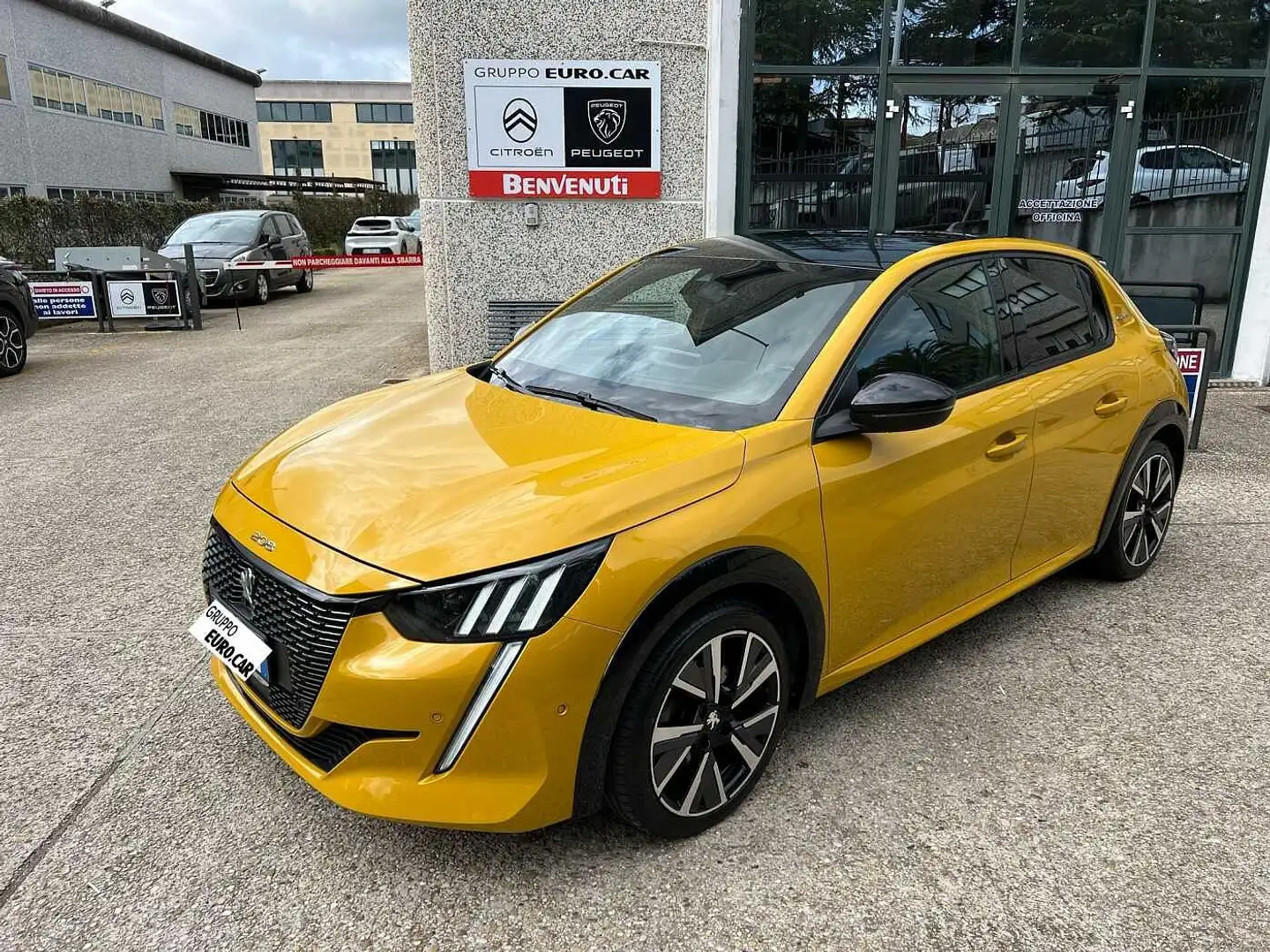 Peugeot 208 GT line BlueHDi 100 Stop&Start Giallo - 2