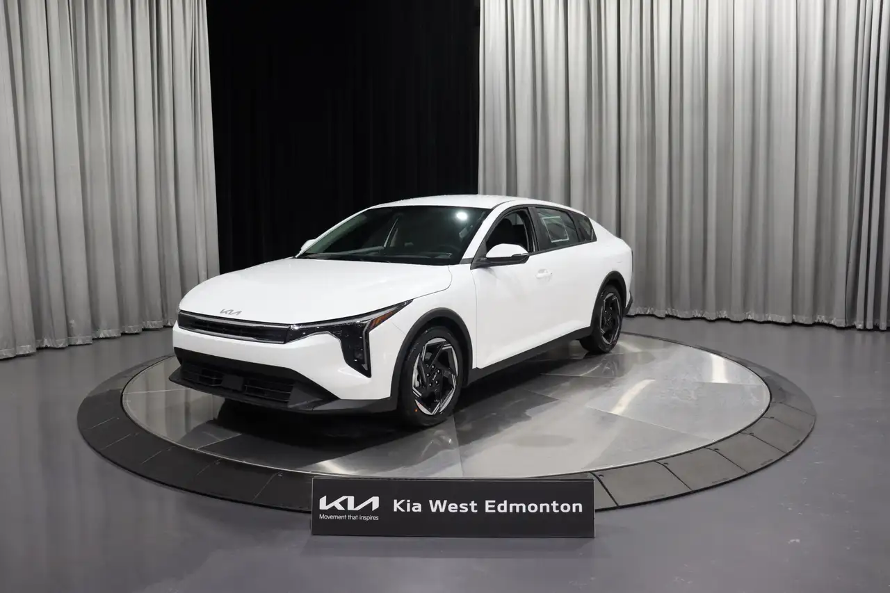 Kia K4 fotografie Kia K4