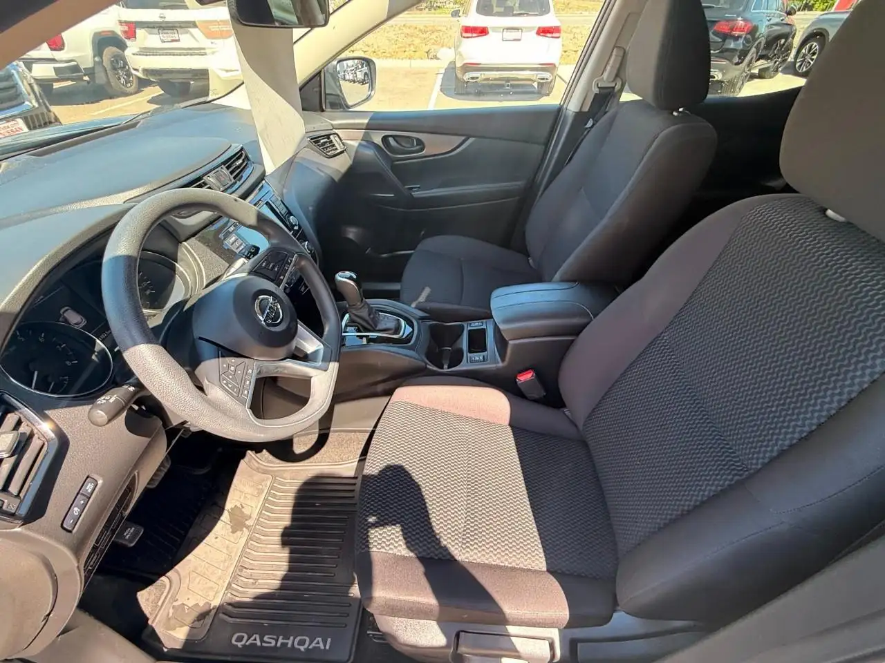 Nissan Qashqai снимка Nissan Qashqai