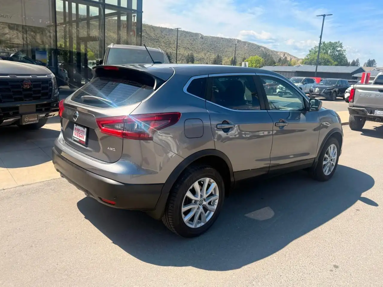 Nissan Qashqai снимка Nissan Qashqai