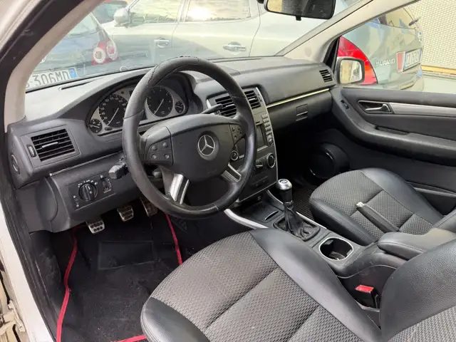Mercedes-Benz B-Class view 2