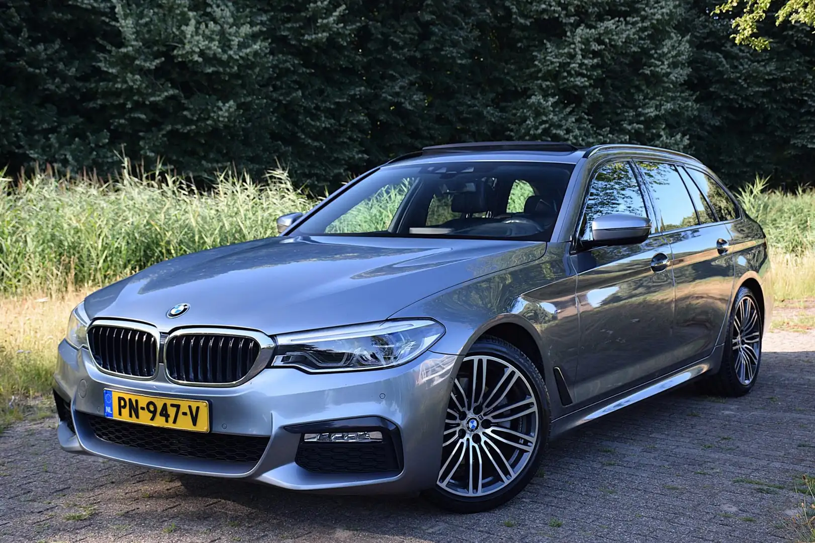 BMW 520 5-serie Touring 520i High Executive*Nappa Leder*HU Grijs - 2