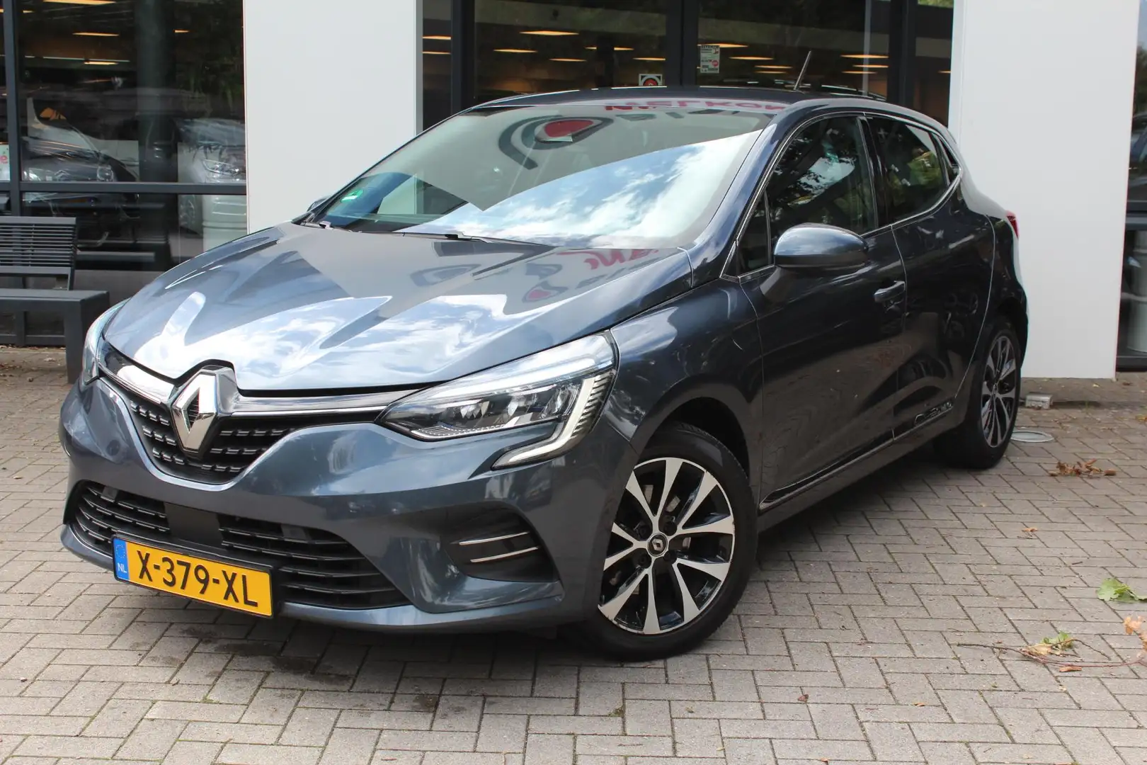 Renault Clio 1.3 TCe Intens 130 EDC AUTOMAAT Gris - 1