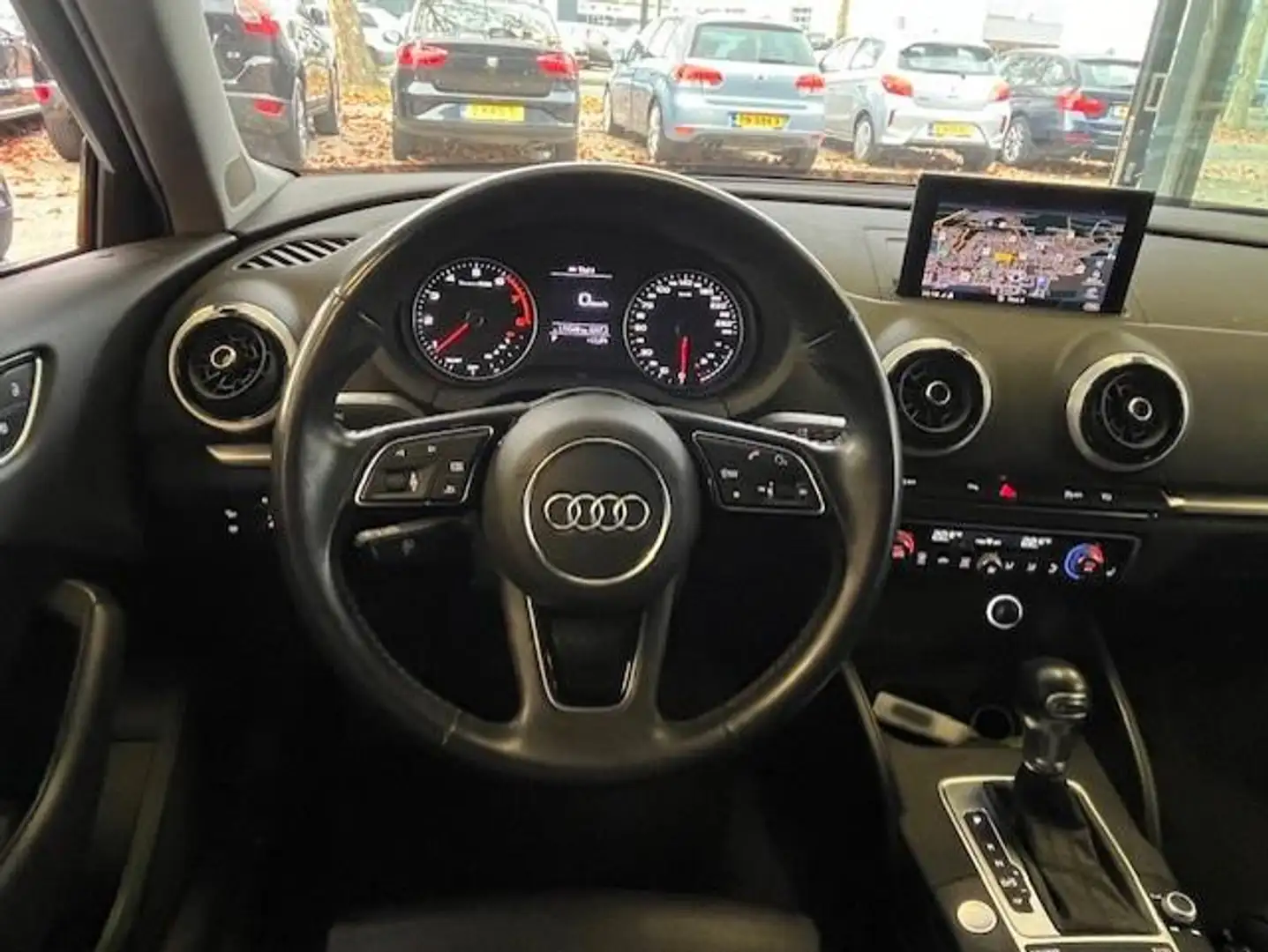 Audi A3 Sportback 35 TFSI CoD Design S Line/VOL LEDER/Auto Grijs - 2