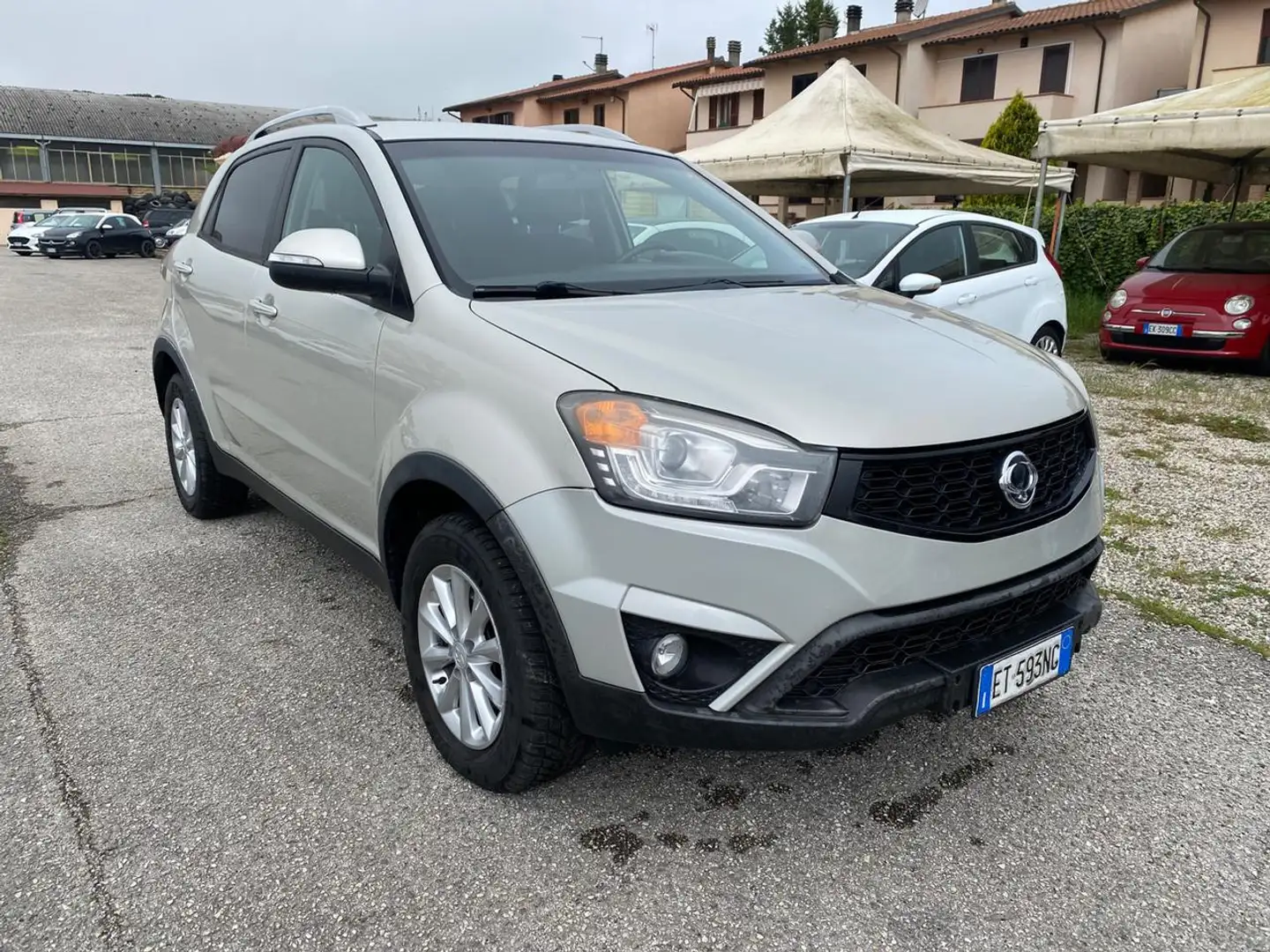 SsangYong Korando 2.0 e-XDi 149 CV 2WD MT Plus Šedá - 2